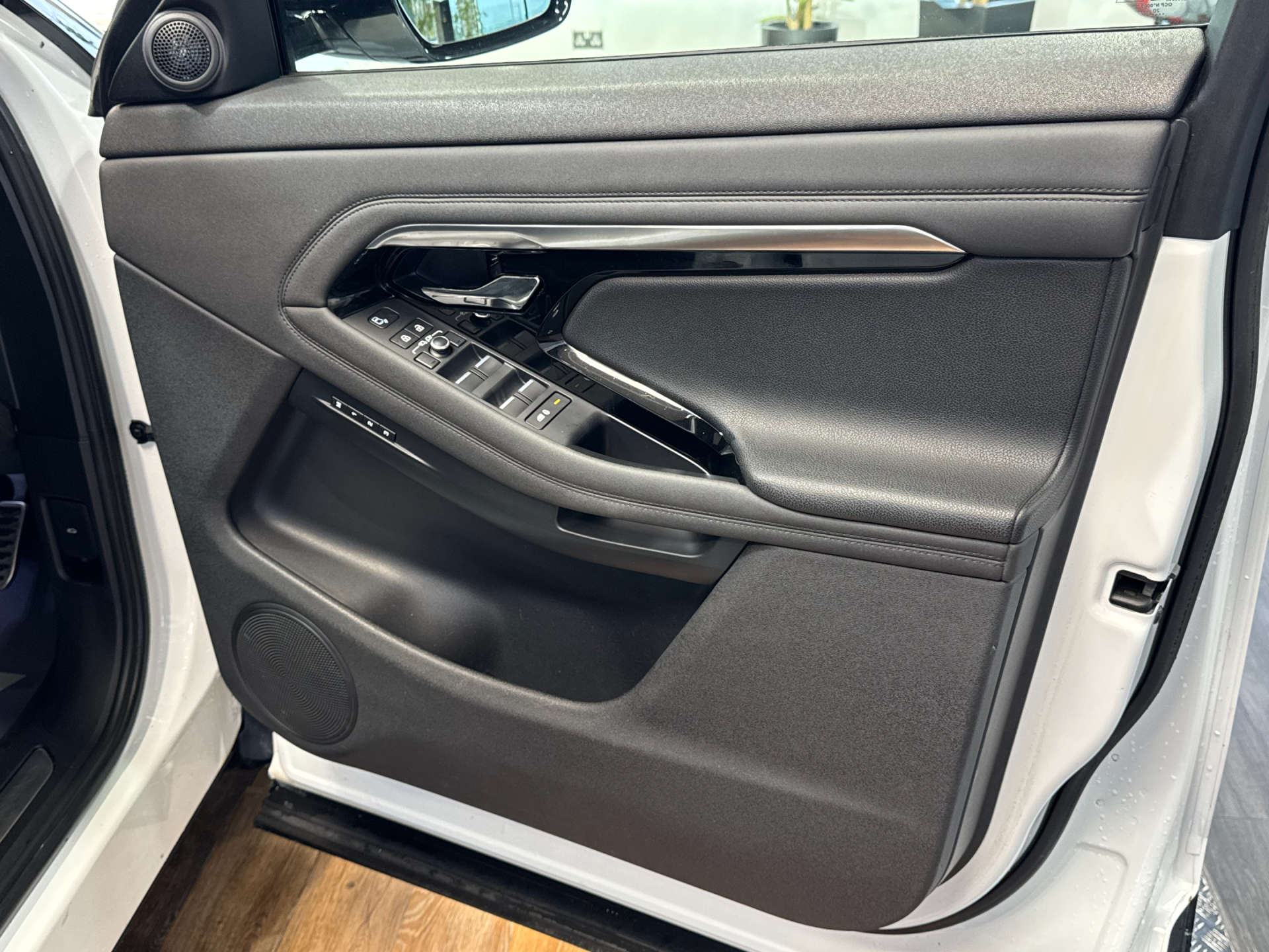 LAND ROVER RANGE ROVER EVOQUE 1.5 Range Rover Evoque R-Dynamic SE P300e Auto 4WD 5dr #32