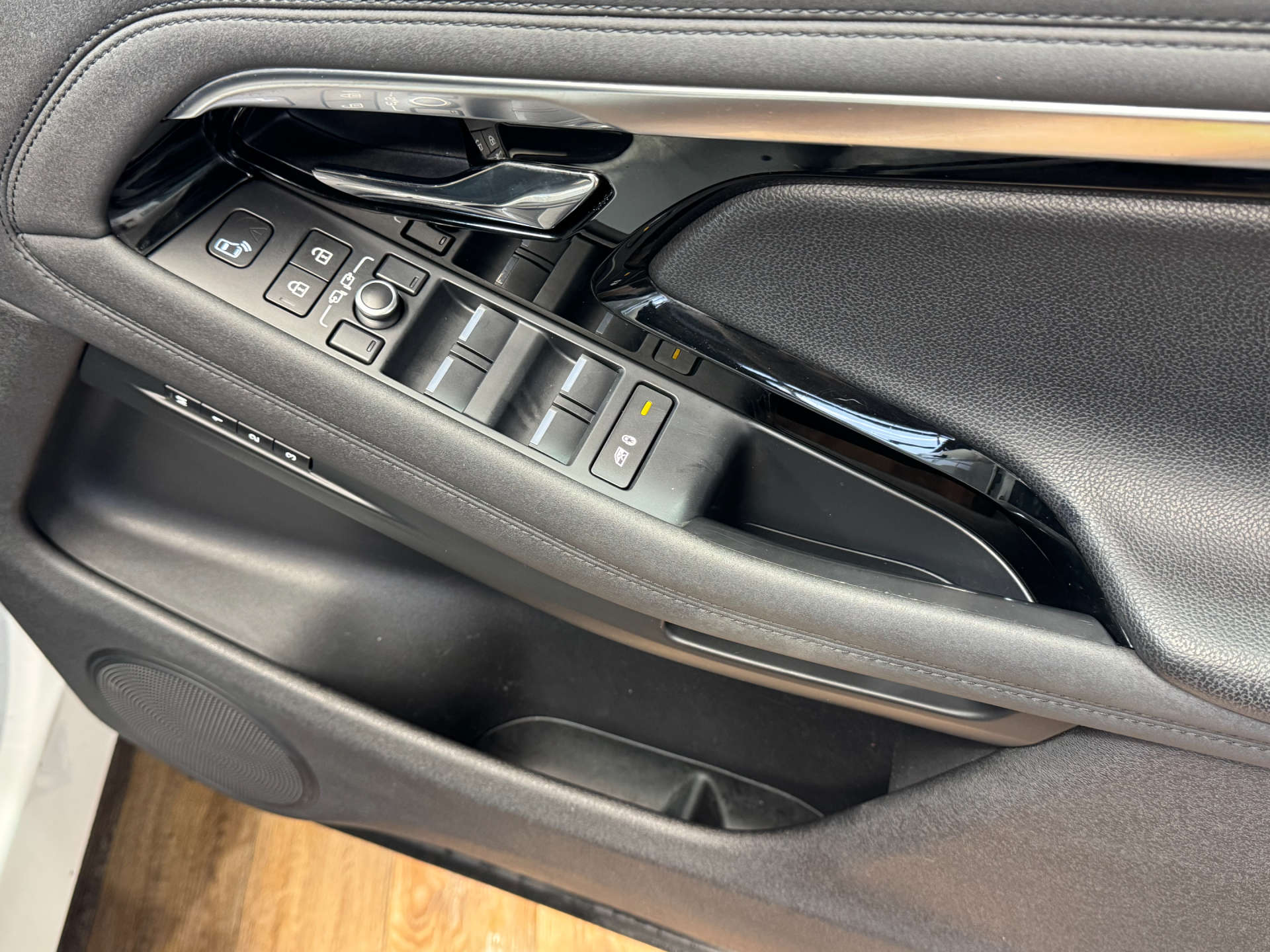 LAND ROVER RANGE ROVER EVOQUE 1.5 Range Rover Evoque R-Dynamic SE P300e Auto 4WD 5dr #33