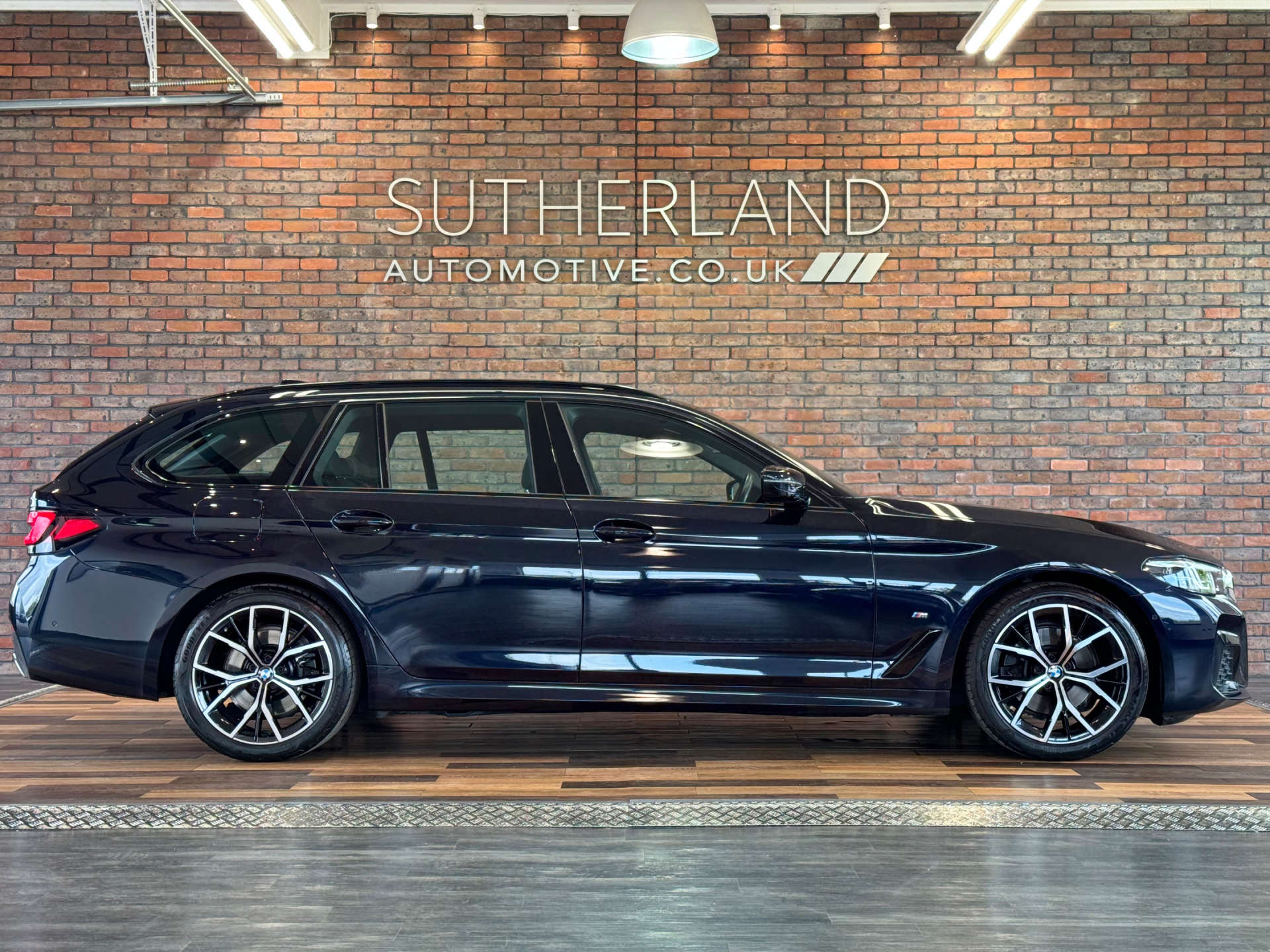 BMW 5 SERIES 2.0 520d M Sport MHEV Auto 5dr #2