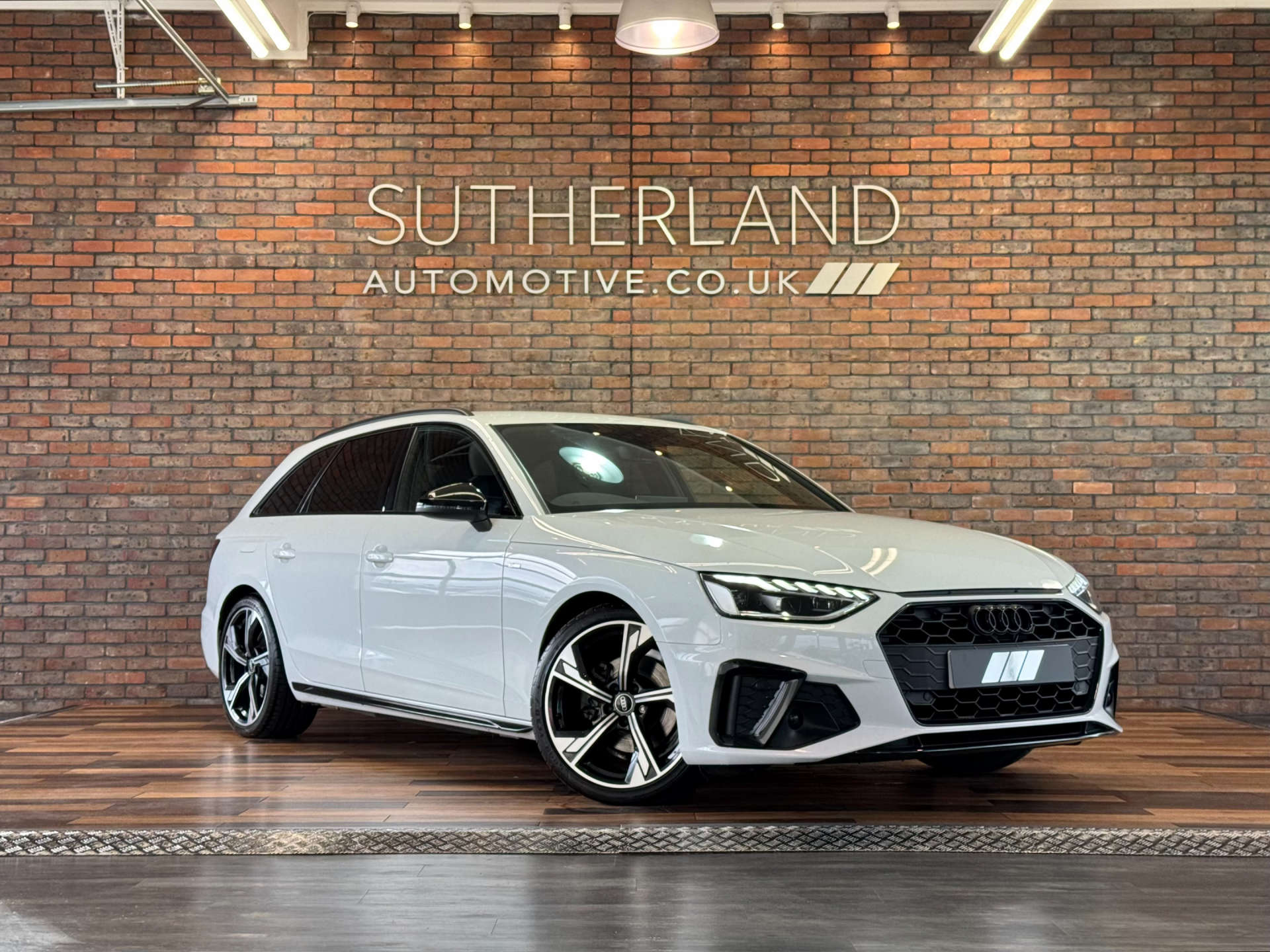 2022 A4 2.0 A4 BLACK EDITION 35 TDI MHEV SEMI AUTO 5DR 30,805 MILES... photo