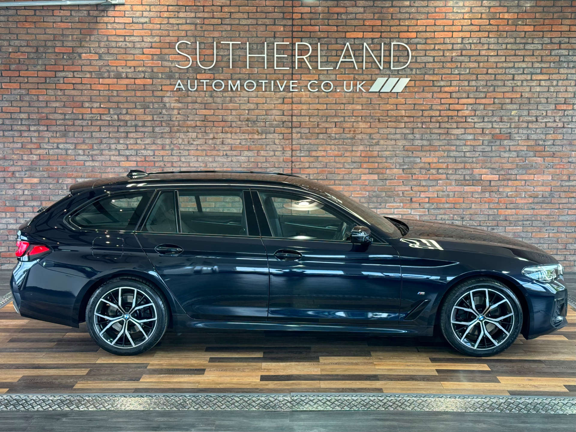 BMW 5 SERIES 2.0 520d M Sport MHEV Auto 5dr #3