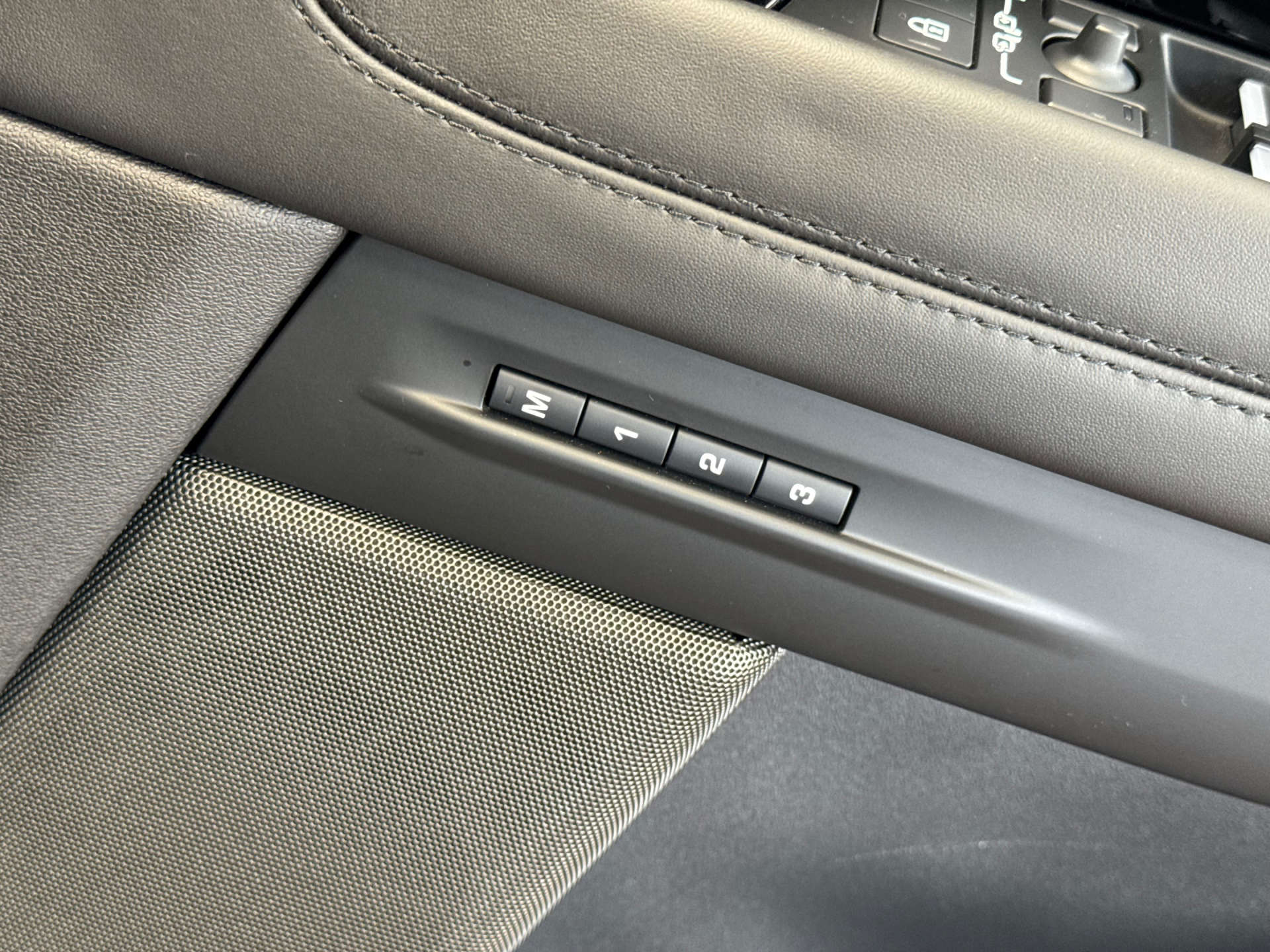 LAND ROVER RANGE ROVER EVOQUE 2.0 Range Rover Evoque Autobiography MHEV Auto 4WD 5dr #38