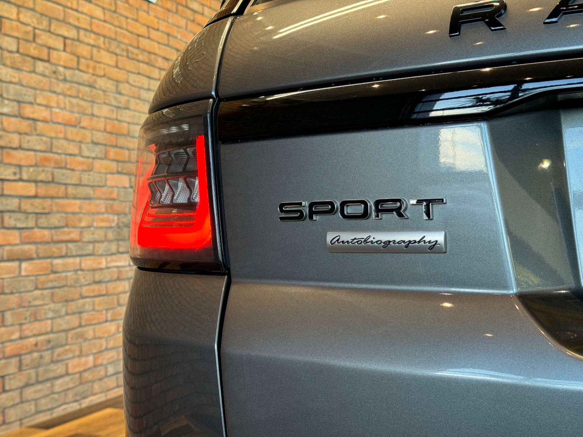 LAND ROVER RANGE ROVER SPORT 3.0 Range Rover Sport Autobiography Dynamic SDV6 Auto 4WD 5dr #32