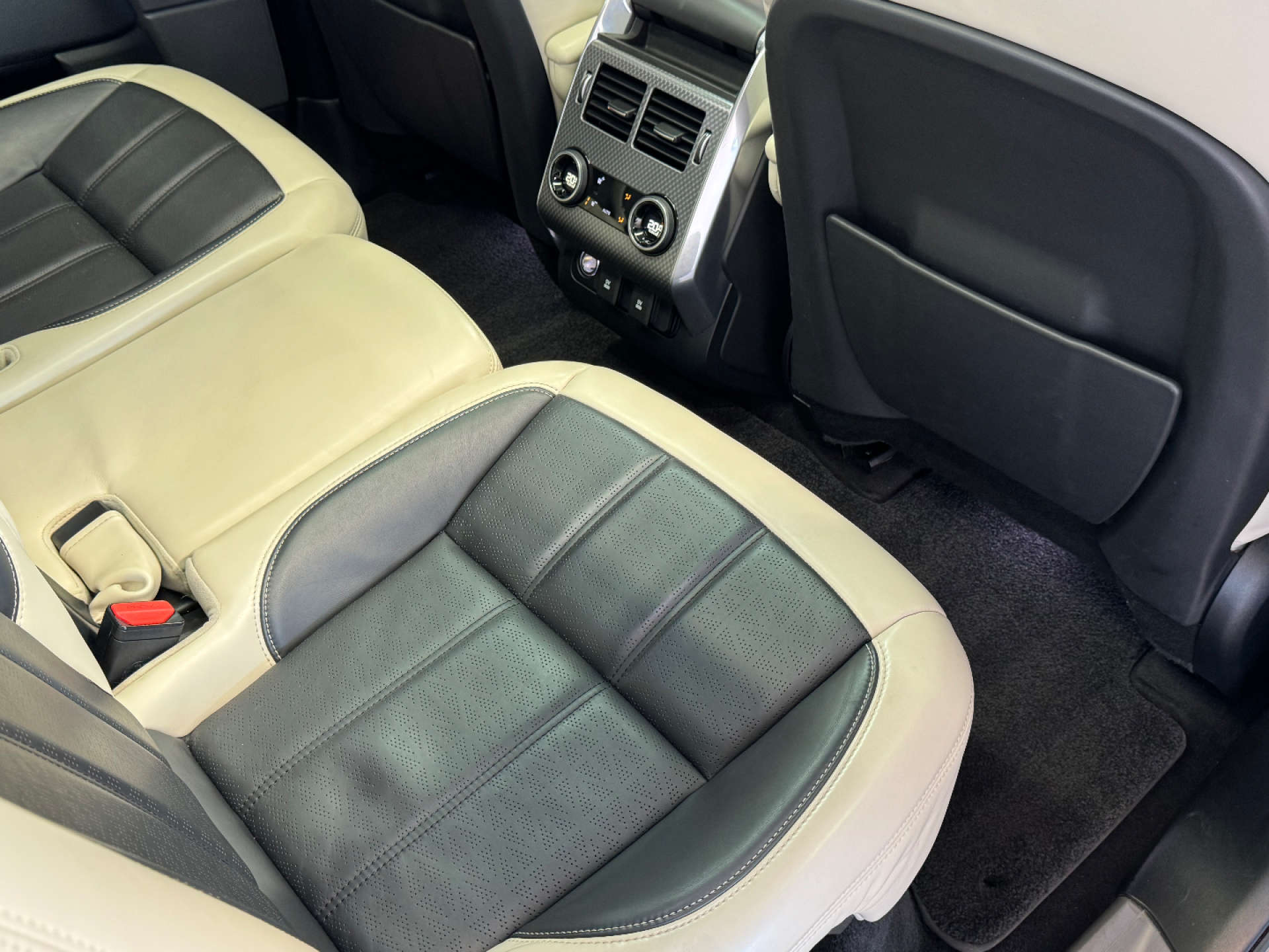 LAND ROVER RANGE ROVER SPORT 3.0 Range Rover Sport Autobiography Dynamic SDV6 Auto 4WD 5dr #42
