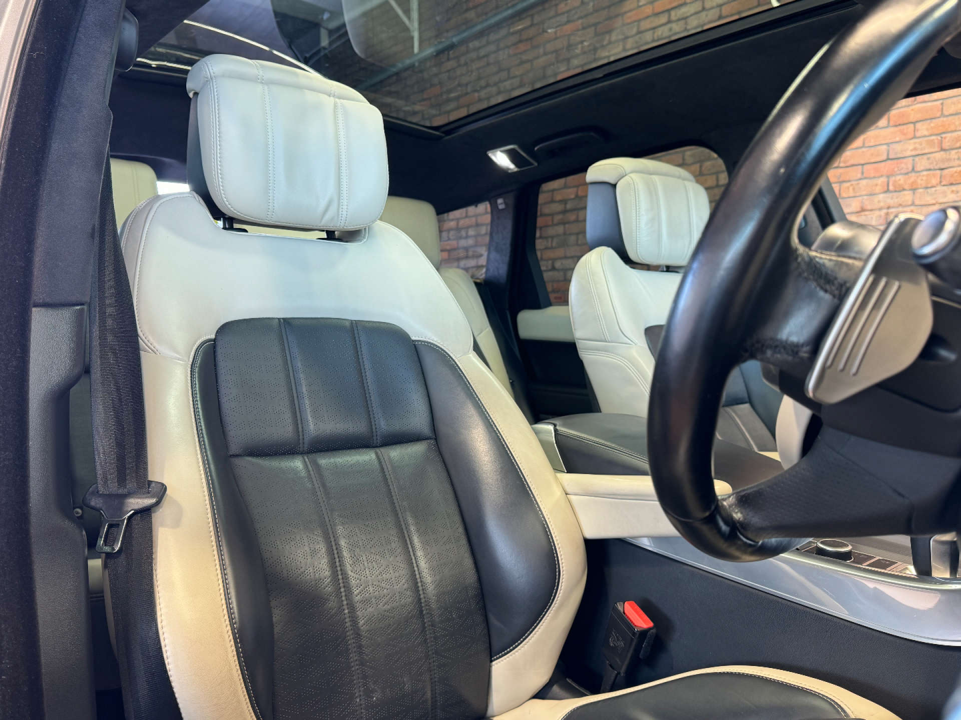 LAND ROVER RANGE ROVER SPORT 3.0 Range Rover Sport Autobiography Dynamic SDV6 Auto 4WD 5dr #46