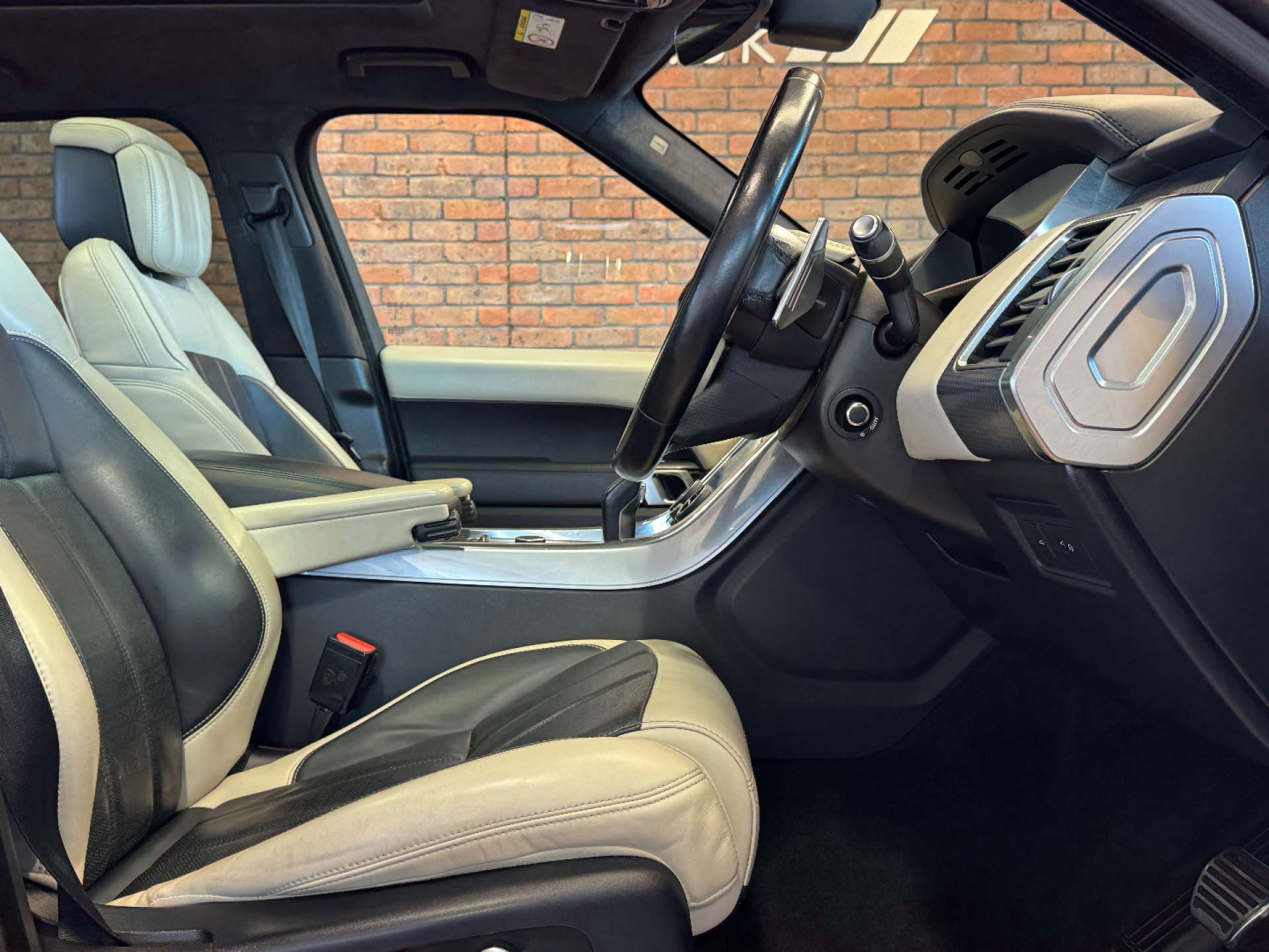 LAND ROVER RANGE ROVER SPORT 3.0 Range Rover Sport Autobiography Dynamic SDV6 Auto 4WD 5dr #47