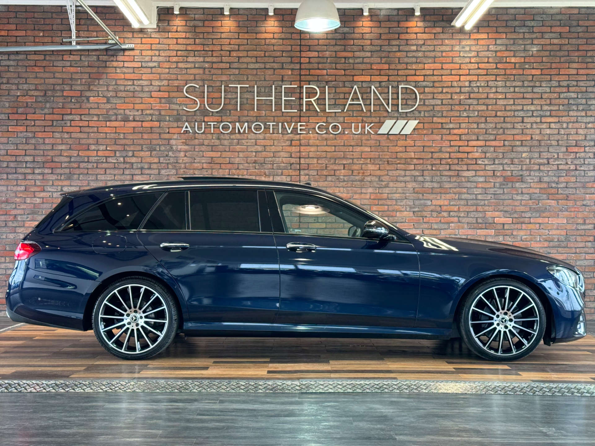 MERCEDES-BENZ E-CLASS 2.0 E 220 AMG Line Night Edition Premium+ D Auto 5dr #2