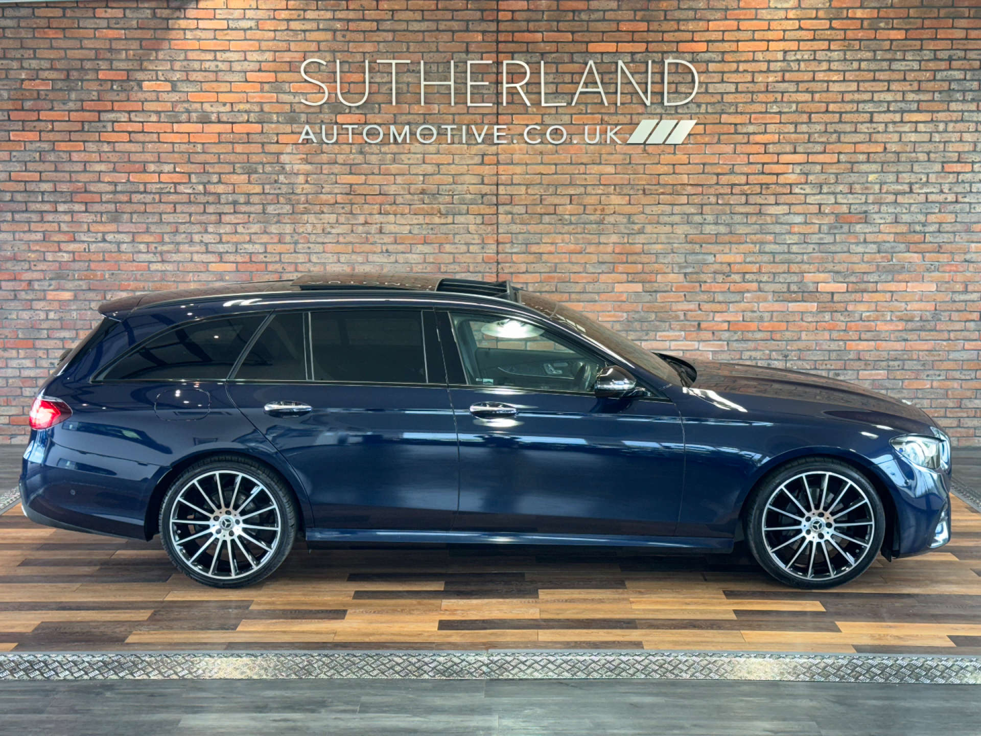 MERCEDES-BENZ E-CLASS 2.0 E 220 AMG Line Night Edition Premium+ D Auto 5dr #3
