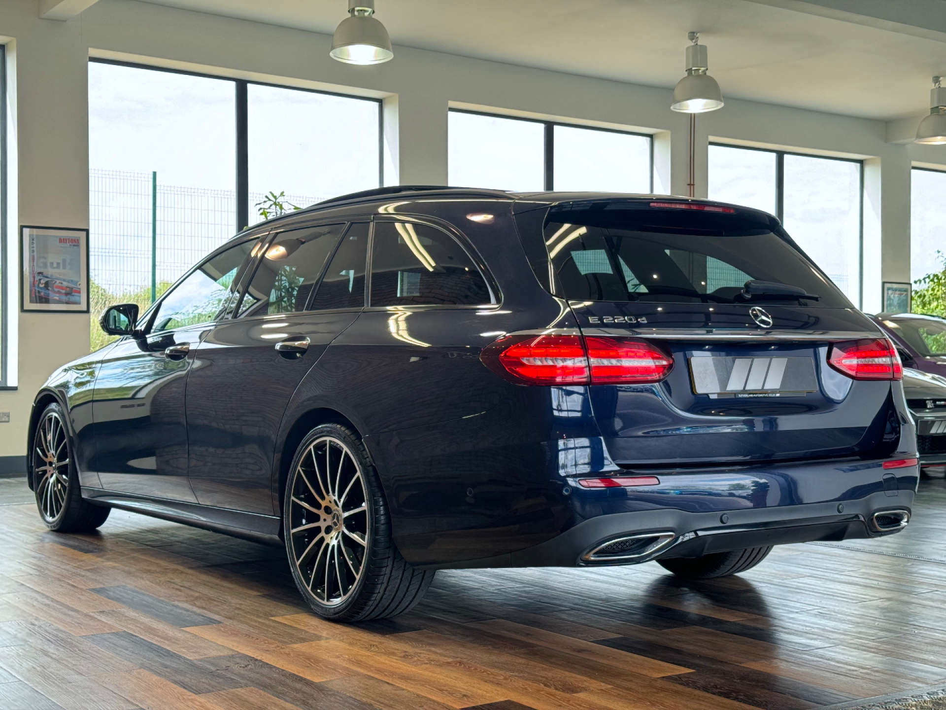 MERCEDES-BENZ E-CLASS 2.0 E 220 AMG Line Night Edition Premium+ D Auto 5dr #7
