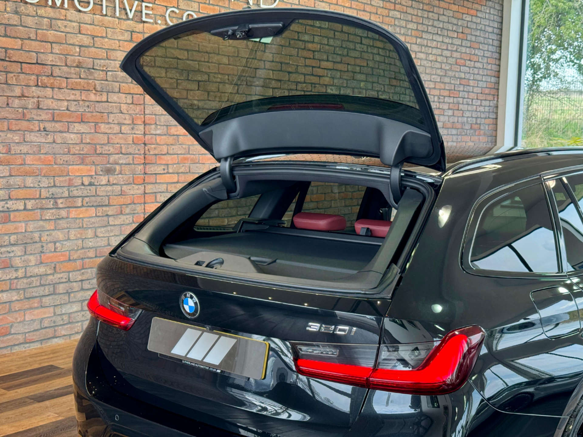 BMW 3 SERIES 2.0 320I M Sport Auto 5dr #28