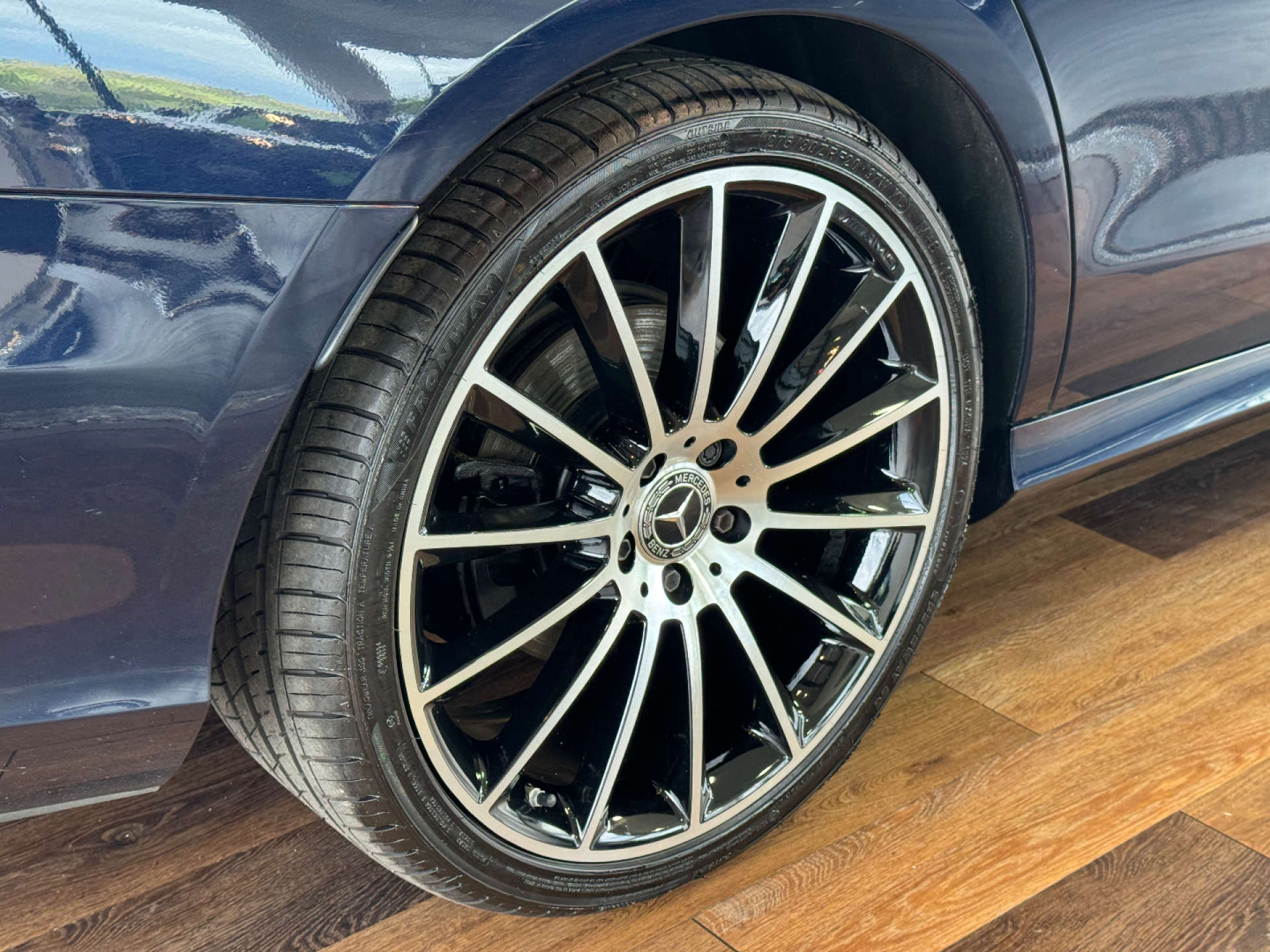 MERCEDES-BENZ E-CLASS 2.0 E 220 AMG Line Night Edition Premium+ D Auto 5dr #20