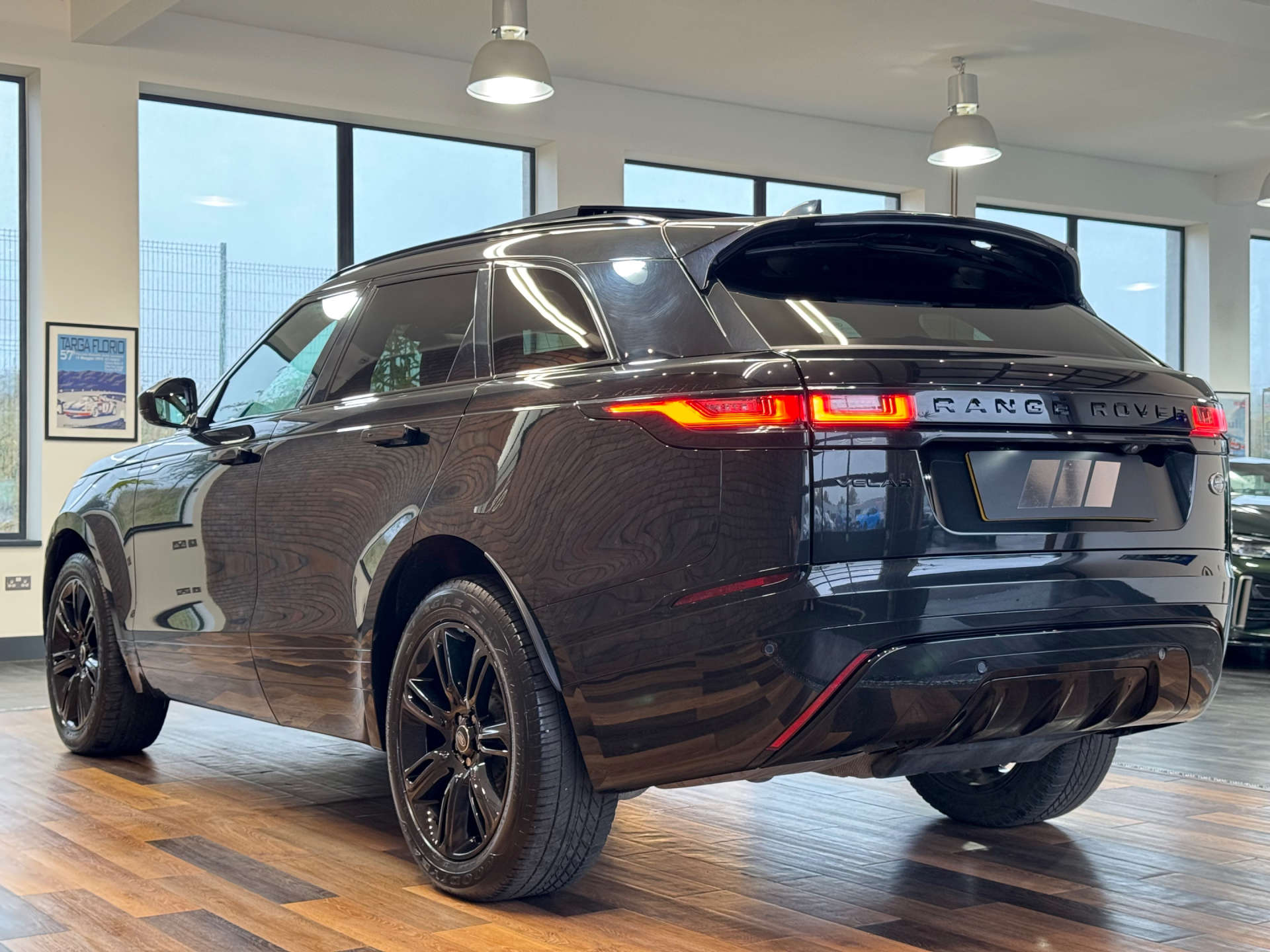 LAND ROVER RANGE ROVER VELAR 2.0 Range Rover Velar Edition D MHEV Auto 4WD 5dr #7