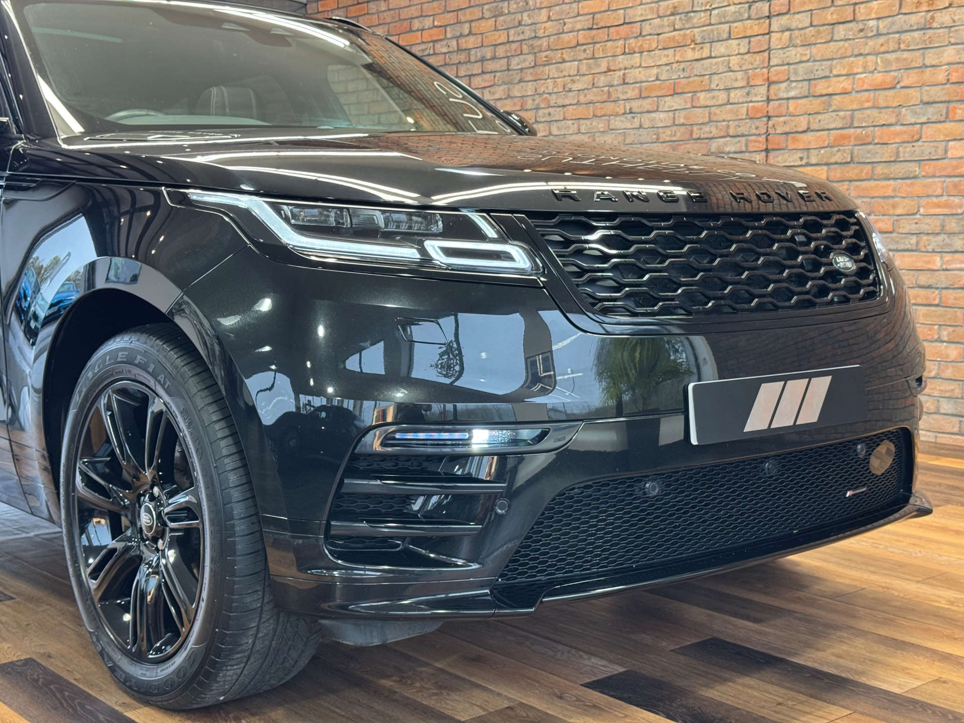 LAND ROVER RANGE ROVER VELAR 2.0 Range Rover Velar Edition D MHEV Auto 4WD 5dr #10