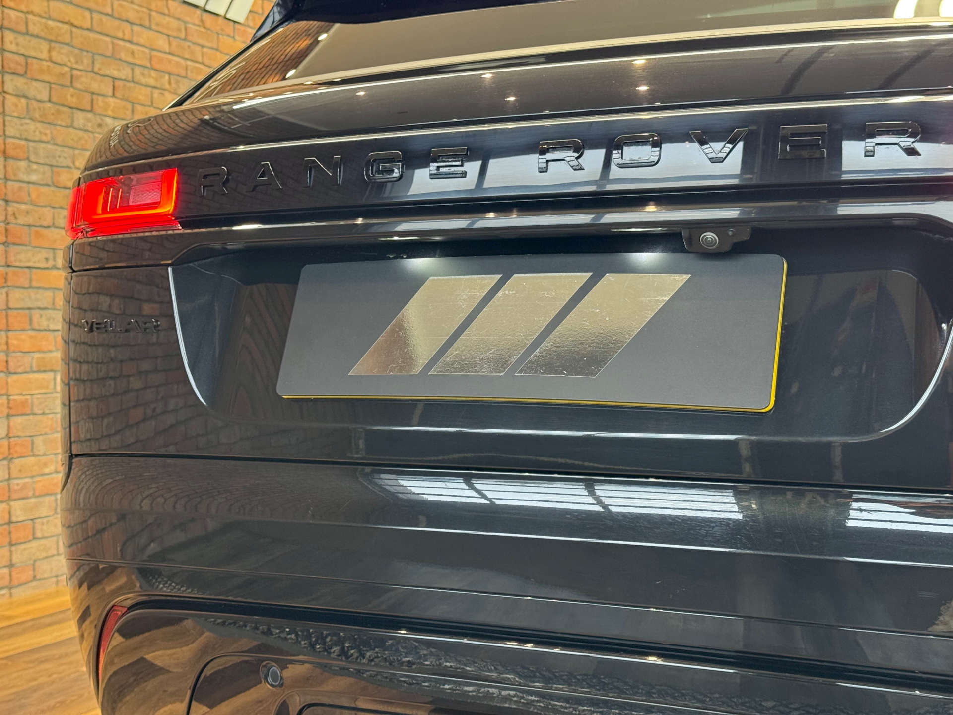 LAND ROVER RANGE ROVER VELAR 2.0 Range Rover Velar Edition D MHEV Auto 4WD 5dr #18