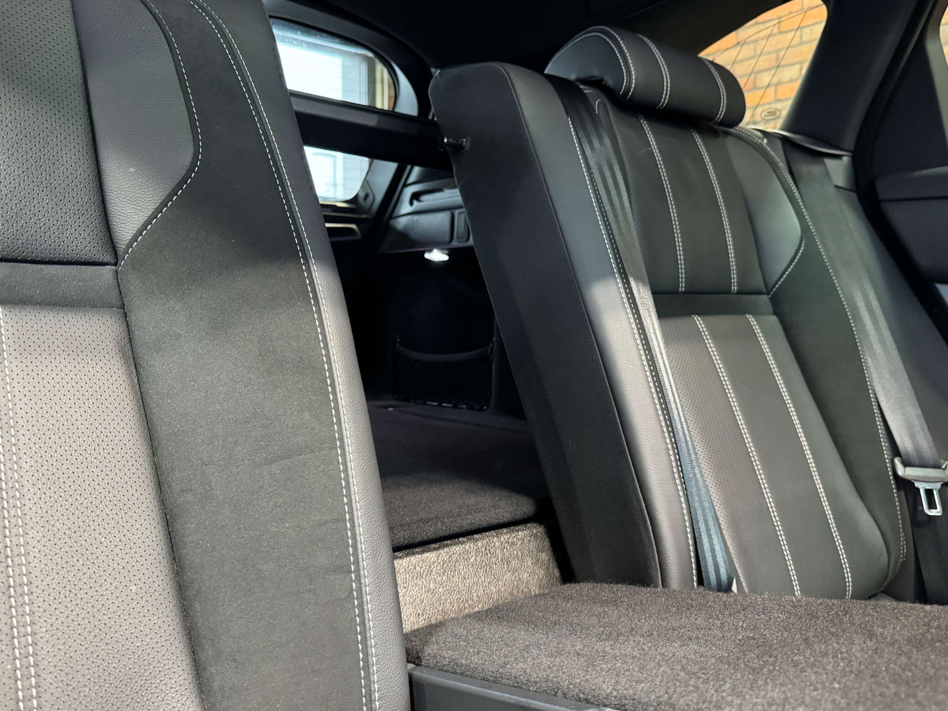 LAND ROVER RANGE ROVER VELAR 2.0 Range Rover Velar Edition D MHEV Auto 4WD 5dr #24