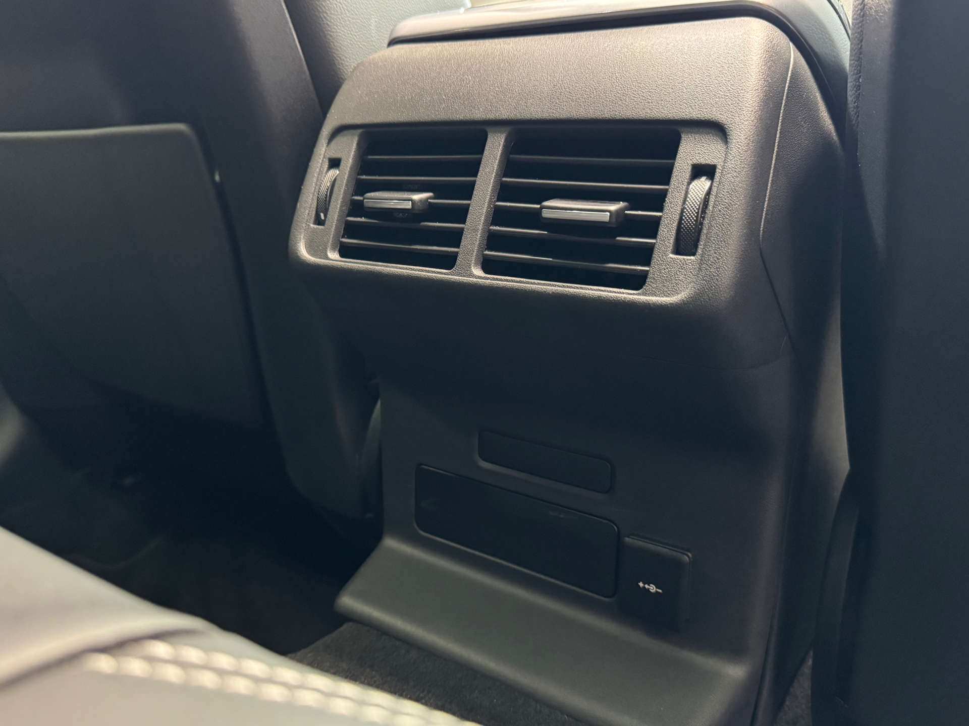 LAND ROVER RANGE ROVER VELAR 2.0 Range Rover Velar Edition D MHEV Auto 4WD 5dr #25