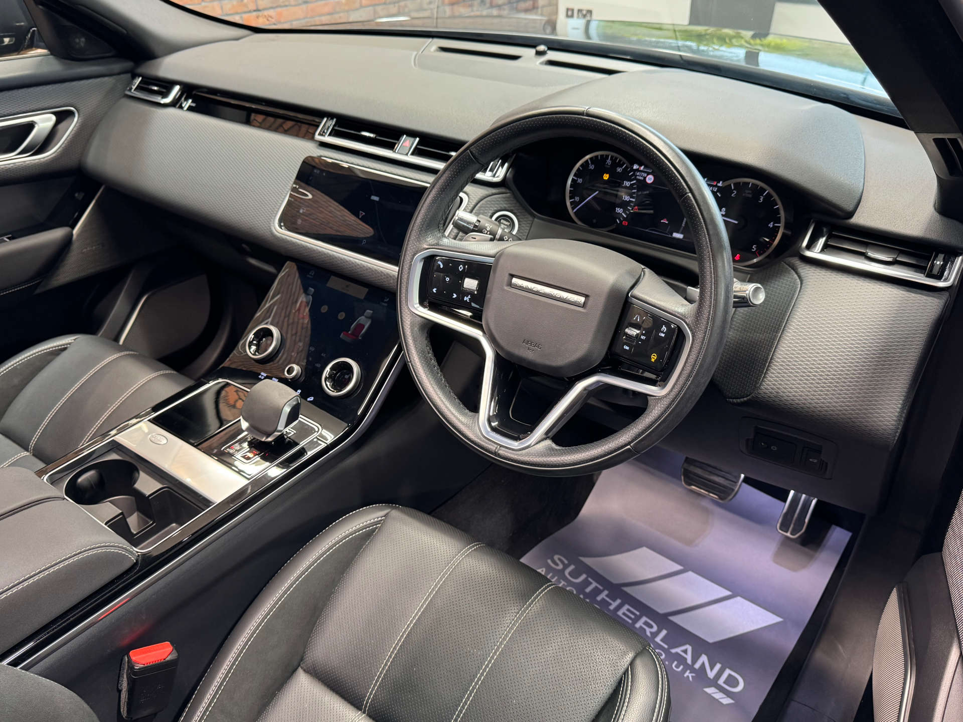 LAND ROVER RANGE ROVER VELAR 2.0 Range Rover Velar Edition D MHEV Auto 4WD 5dr #28