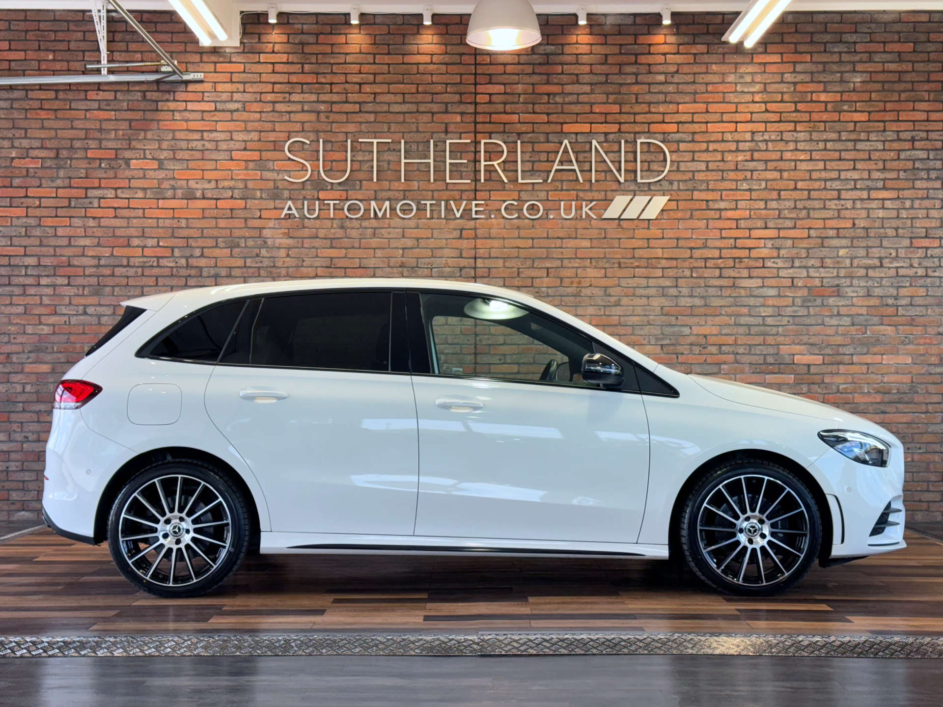 MERCEDES-BENZ B-CLASS 1.3 B 250 AMG Line Edition Executive E Auto 5dr #2