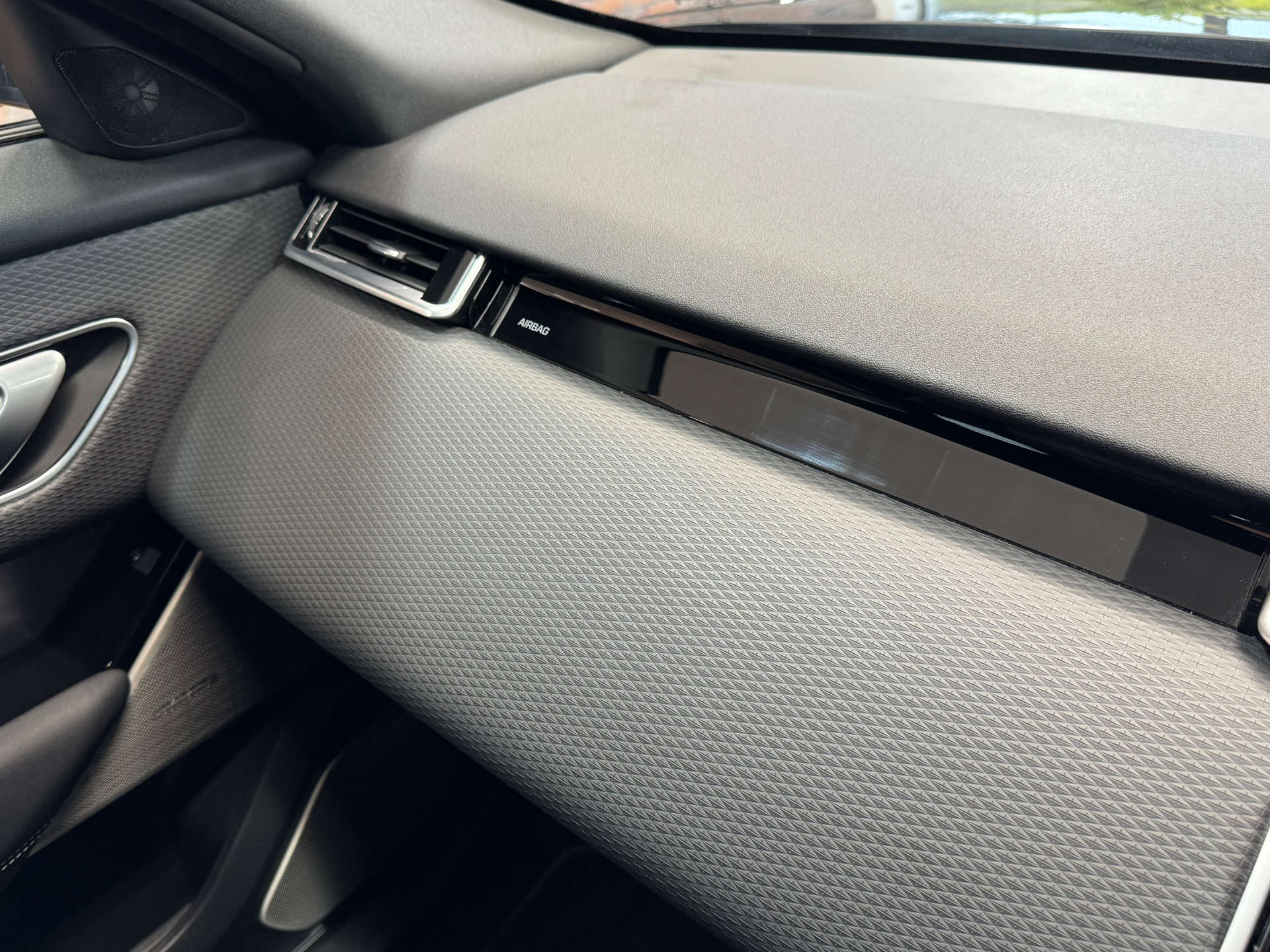LAND ROVER RANGE ROVER VELAR 2.0 Range Rover Velar Edition D MHEV Auto 4WD 5dr #45