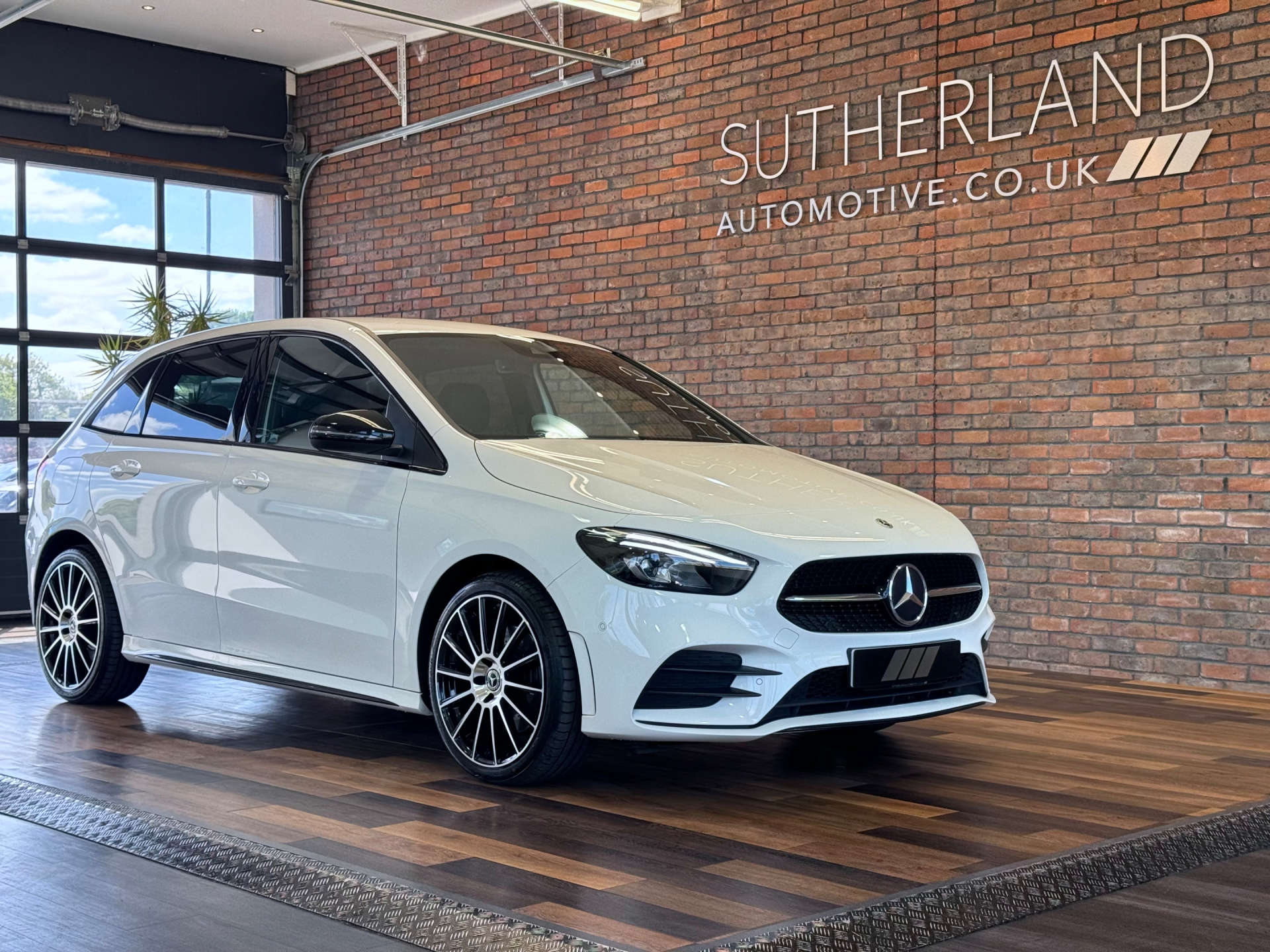 MERCEDES-BENZ B-CLASS 1.3 B 250 AMG Line Edition Executive E Auto 5dr #4