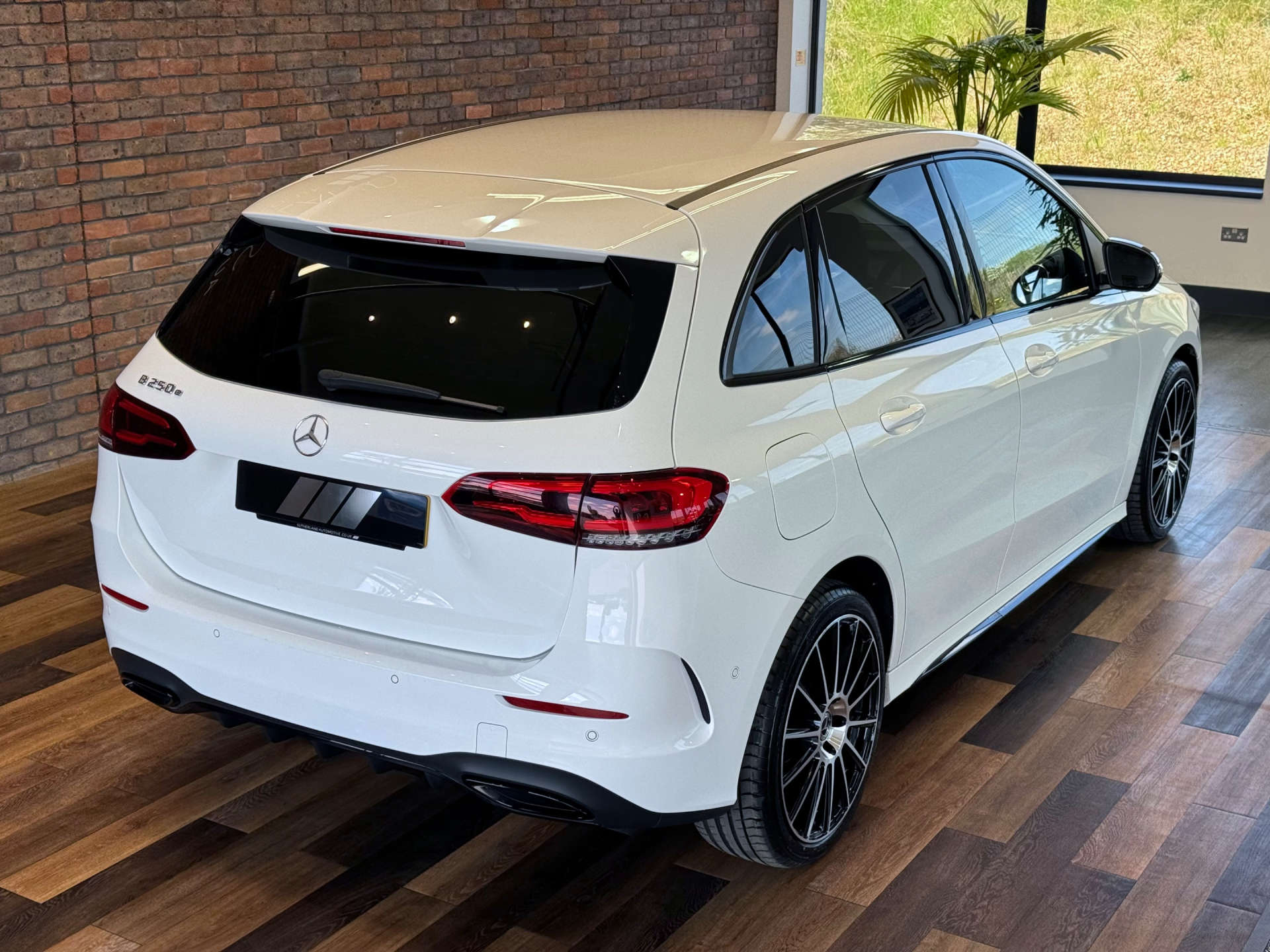 MERCEDES-BENZ B-CLASS 1.3 B 250 AMG Line Edition Executive E Auto 5dr #7