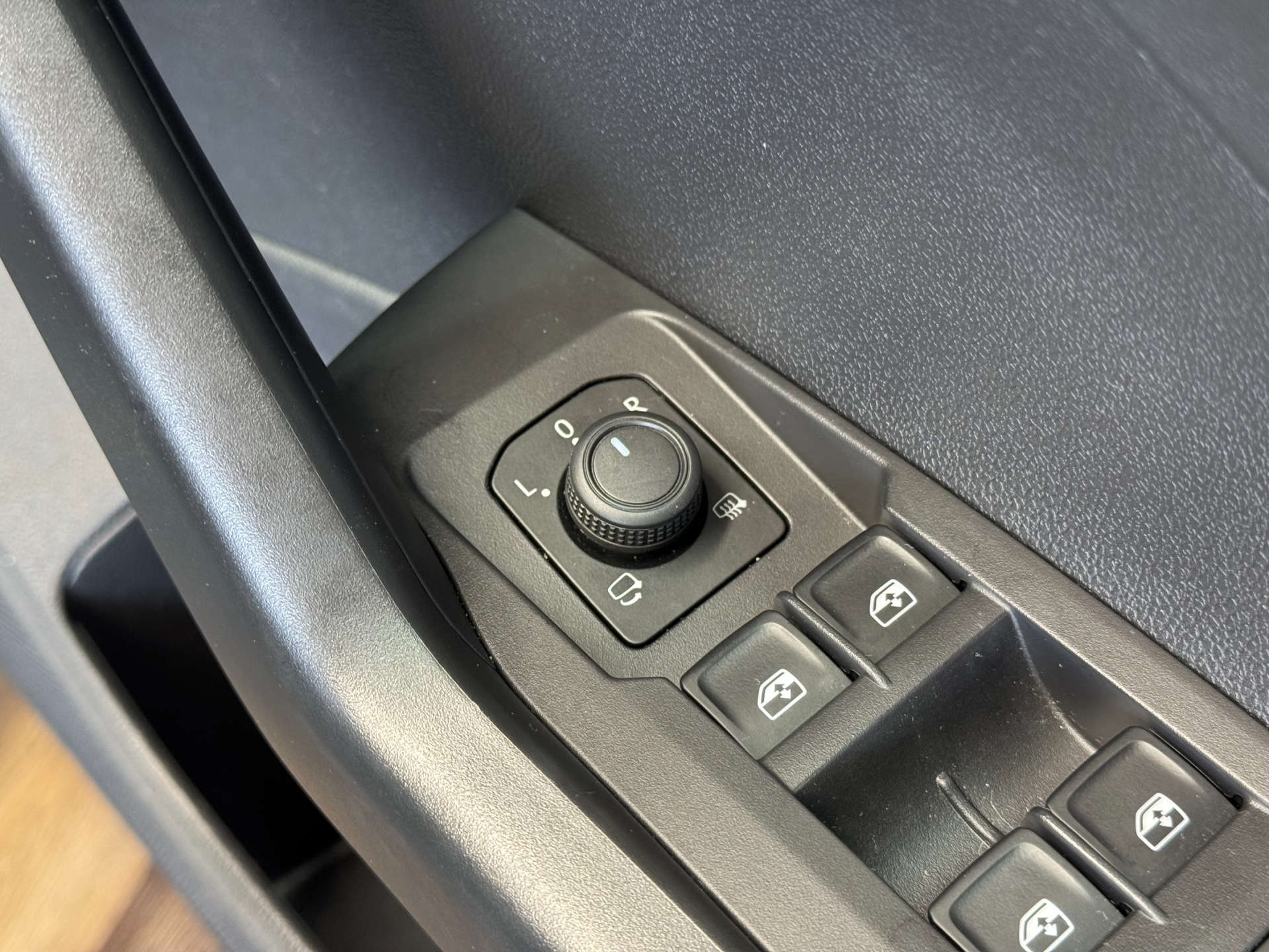 VOLKSWAGEN T-CROSS 1.0 T-Cross Black Edition TSi Semi-Auto 5dr #31