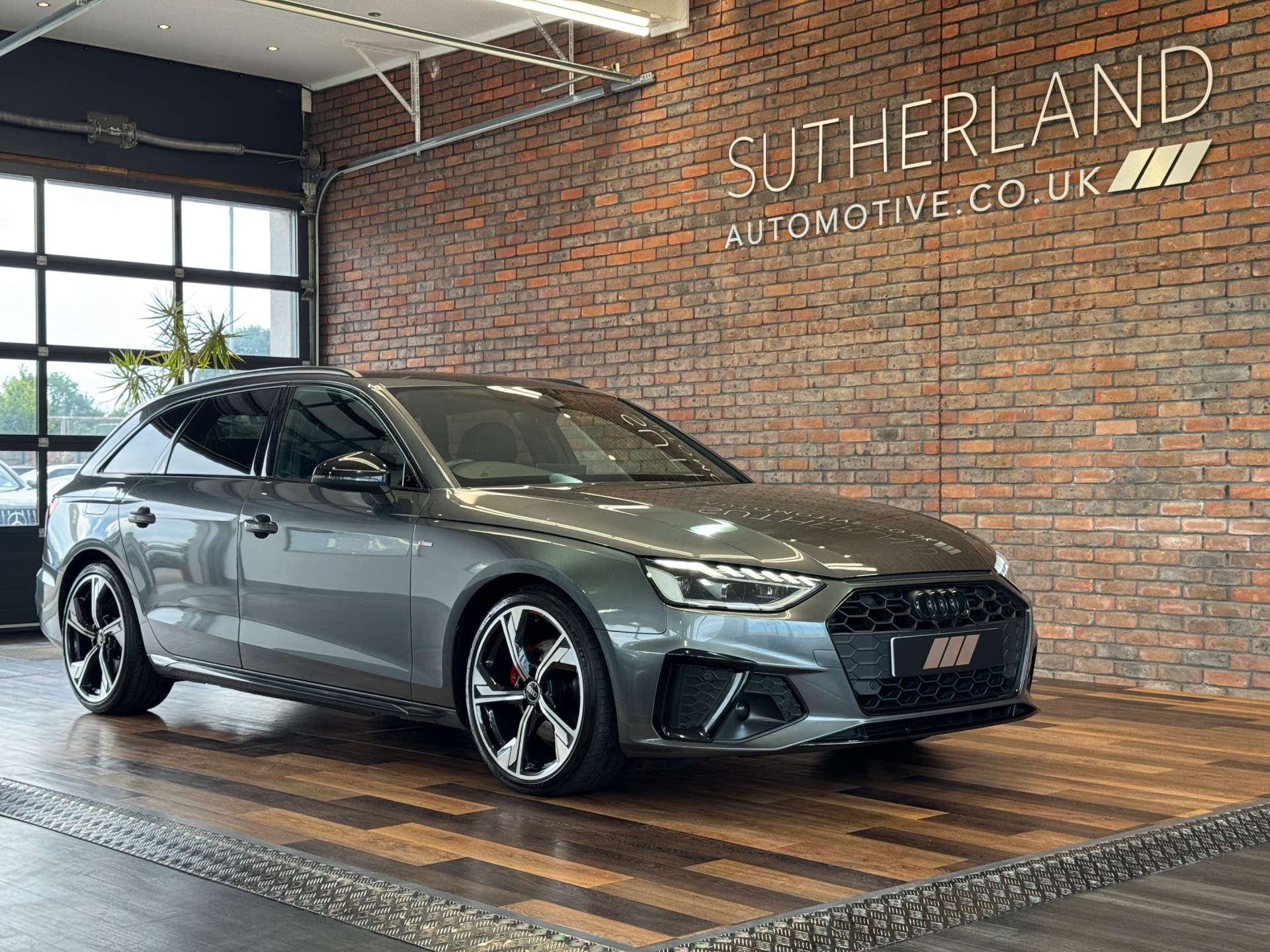AUDI A4 2.0 A4 Black Edition 35 TDI MHEV Semi-Auto 5dr #4