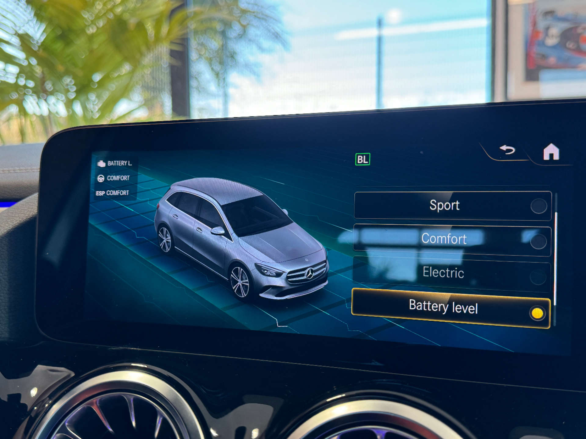 MERCEDES-BENZ B-CLASS 1.3 B 250 AMG Line Edition Executive E Auto 5dr #47