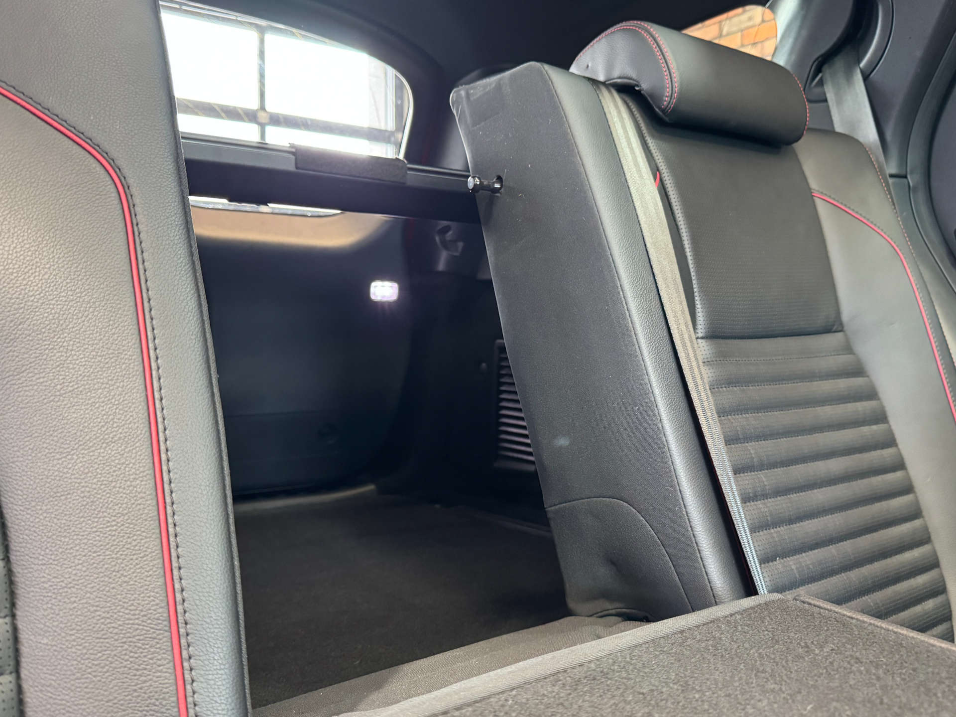 LAND ROVER DISCOVERY SPORT 2.0 Discovery Sport R-Dynamic S+ MHEV Auto 4WD 5dr #17