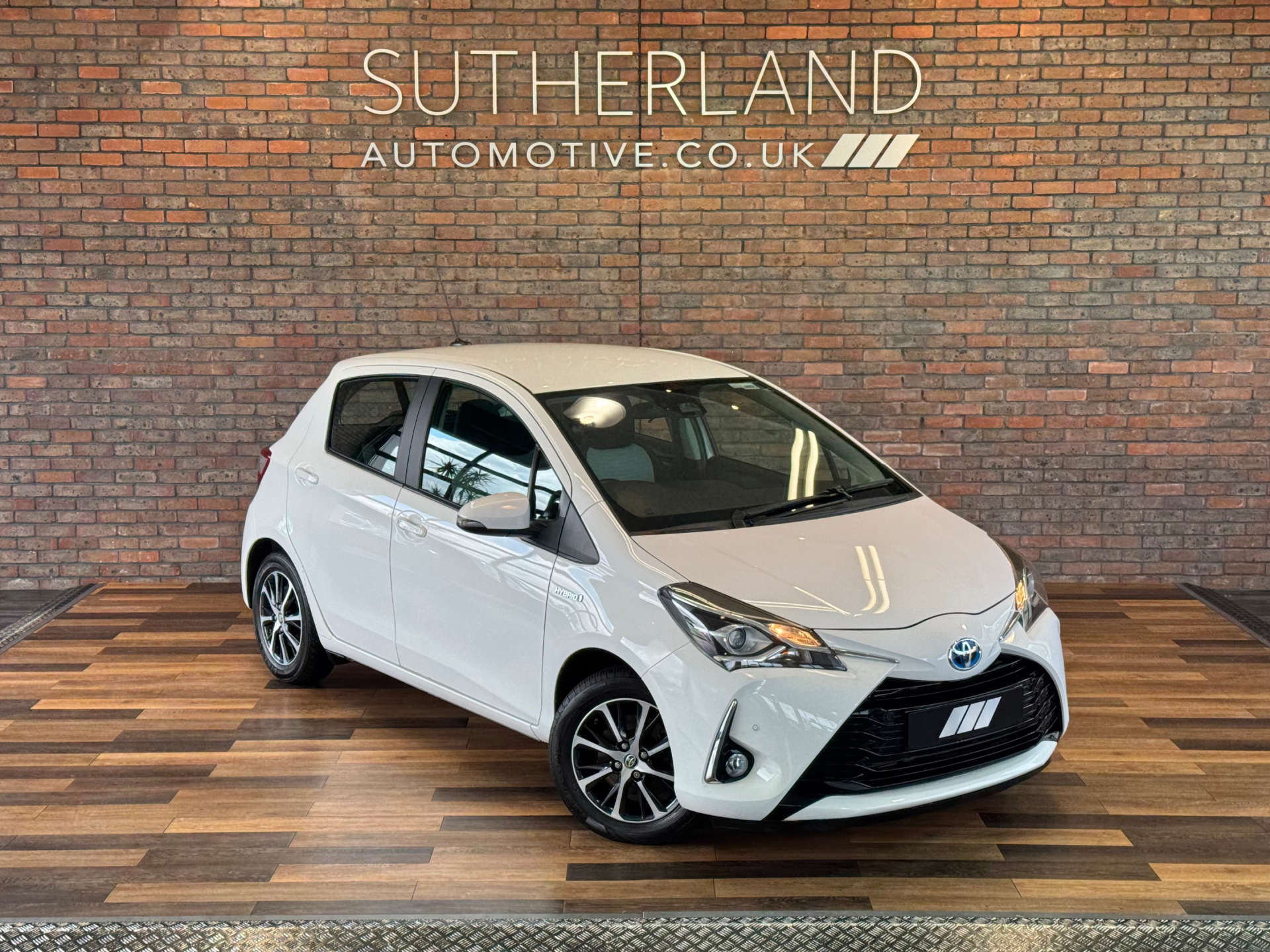 TOYOTA YARIS 1.5 Yaris Icon Tech VVT-i HEV CVT 5dr #1