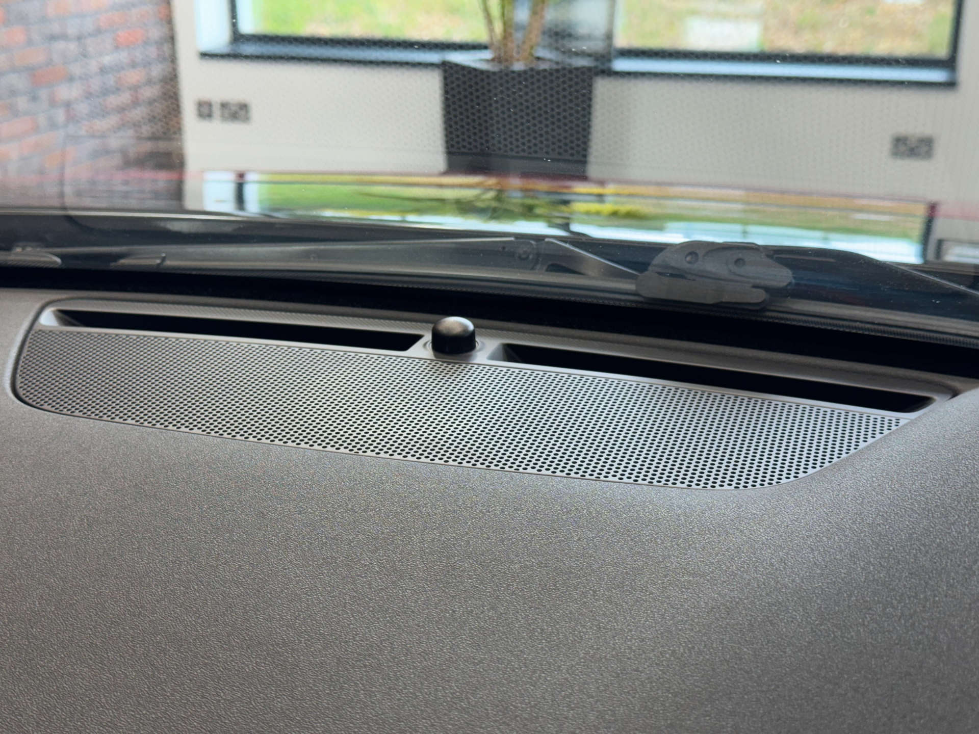 LAND ROVER DISCOVERY SPORT 2.0 Discovery Sport R-Dynamic S+ MHEV Auto 4WD 5dr #24