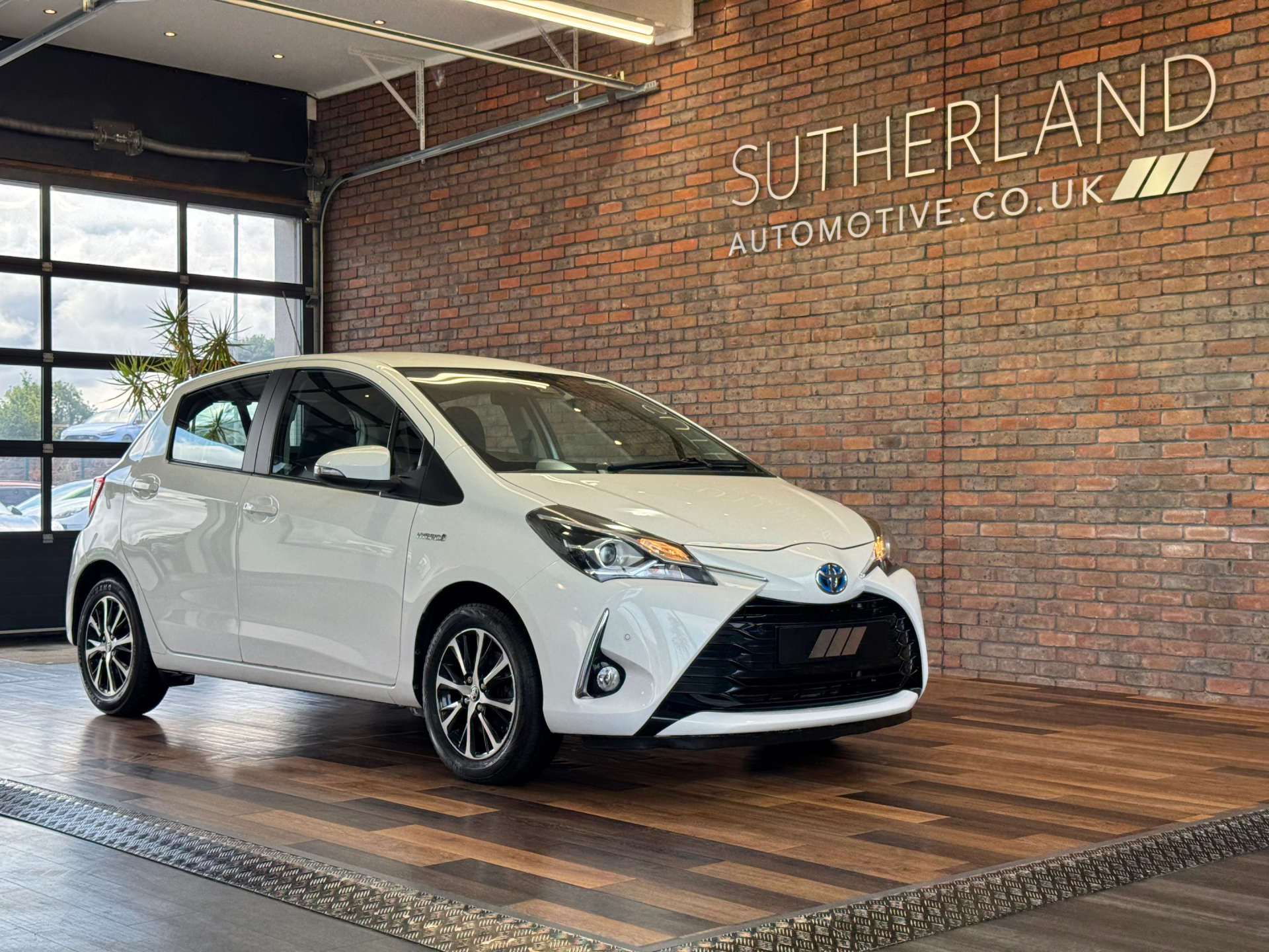 TOYOTA YARIS 1.5 Yaris Icon Tech VVT-i HEV CVT 5dr #4