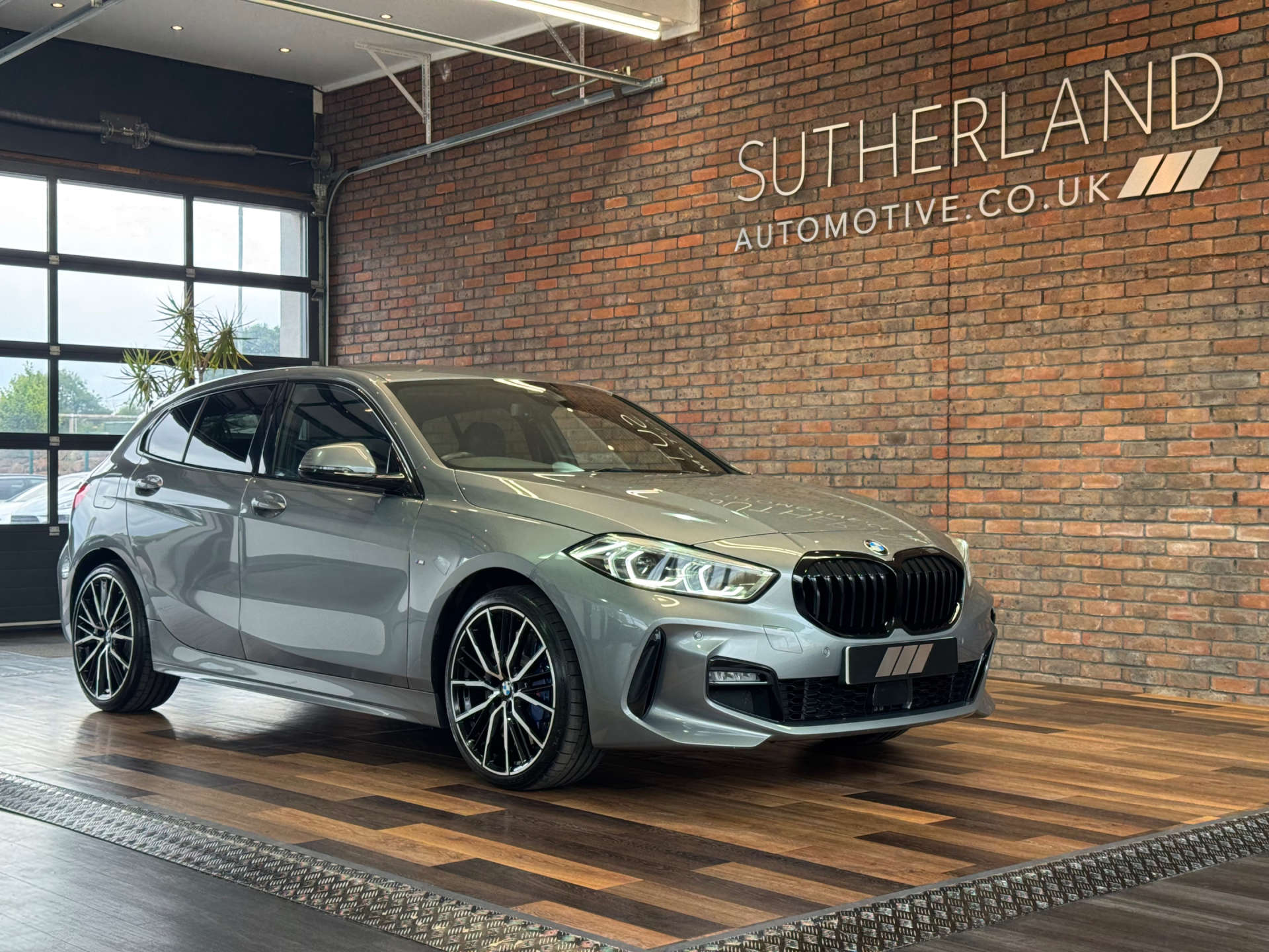 BMW 1 SERIES 1.5 118I M Sport Auto 5dr #4