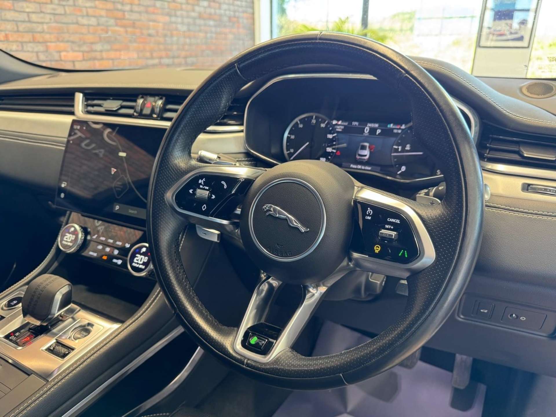 2021 Jaguar F-Pace thumbnail 18