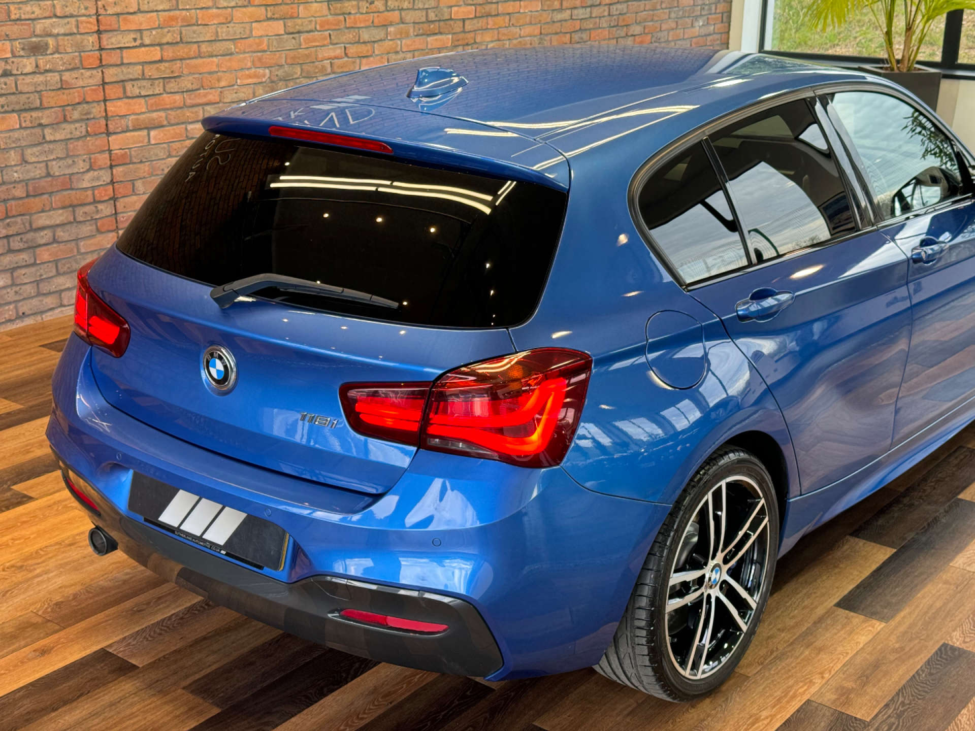 BMW 1 SERIES 1.5 118i M Sport Shadow Edition Auto 5dr #20