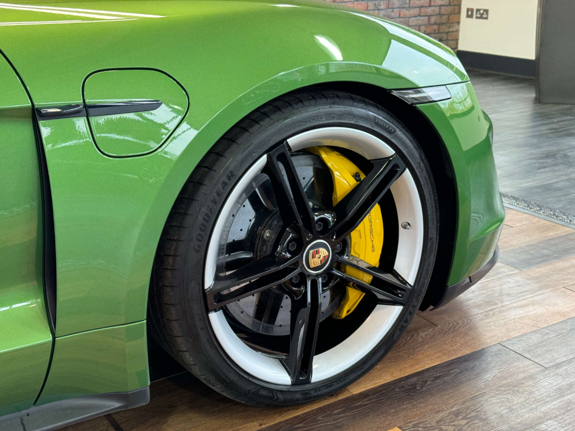 PORSCHE TAYCAN Taycan T S 4WD 4dr #24