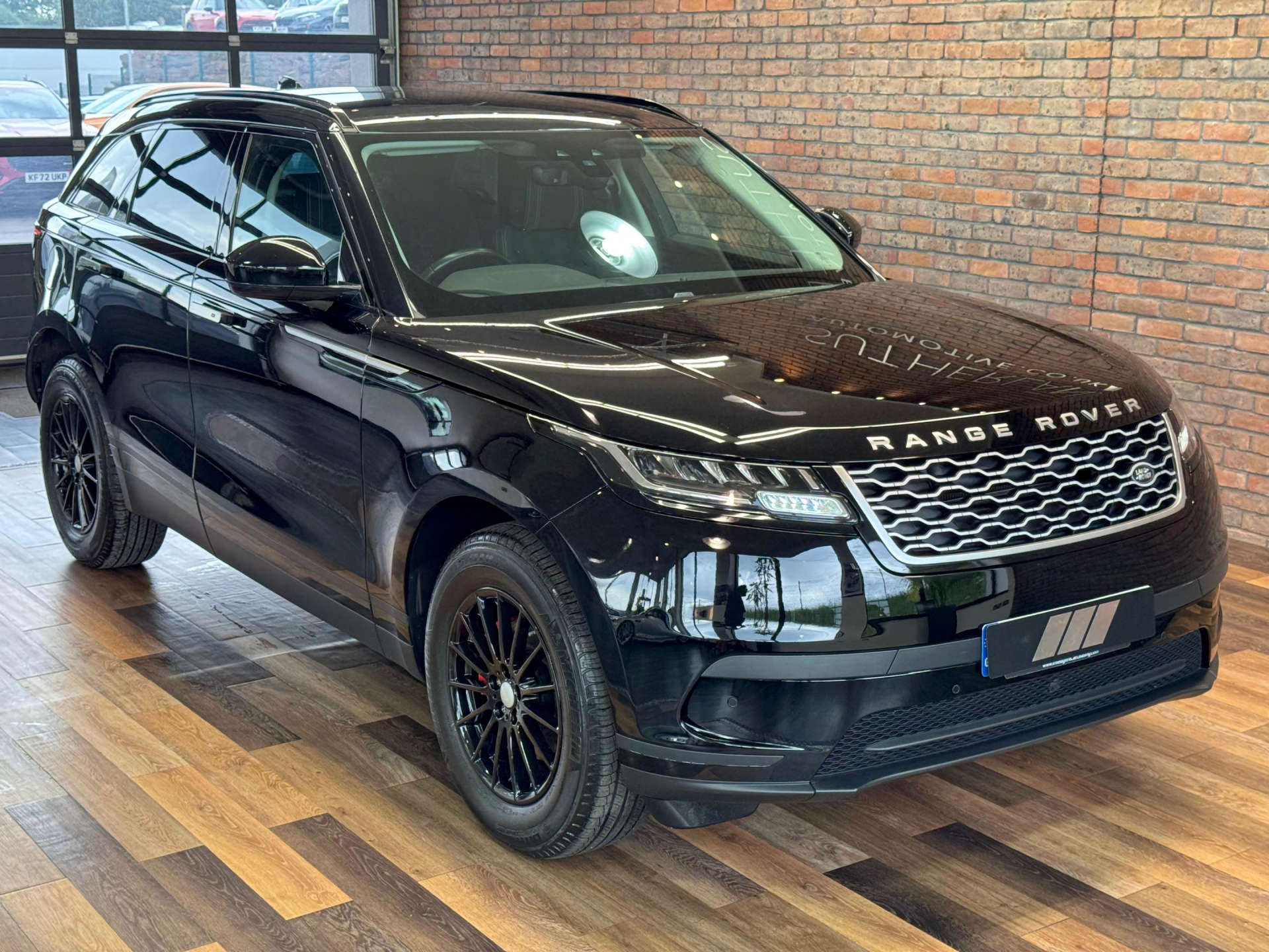 LAND ROVER RANGE ROVER VELAR 2.0 Range Rover Velar D180 Auto 4WD 5dr #4