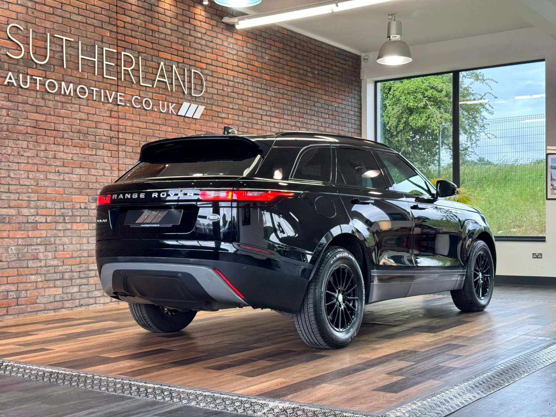 LAND ROVER RANGE ROVER VELAR 2.0 Range Rover Velar D180 Auto 4WD 5dr #5
