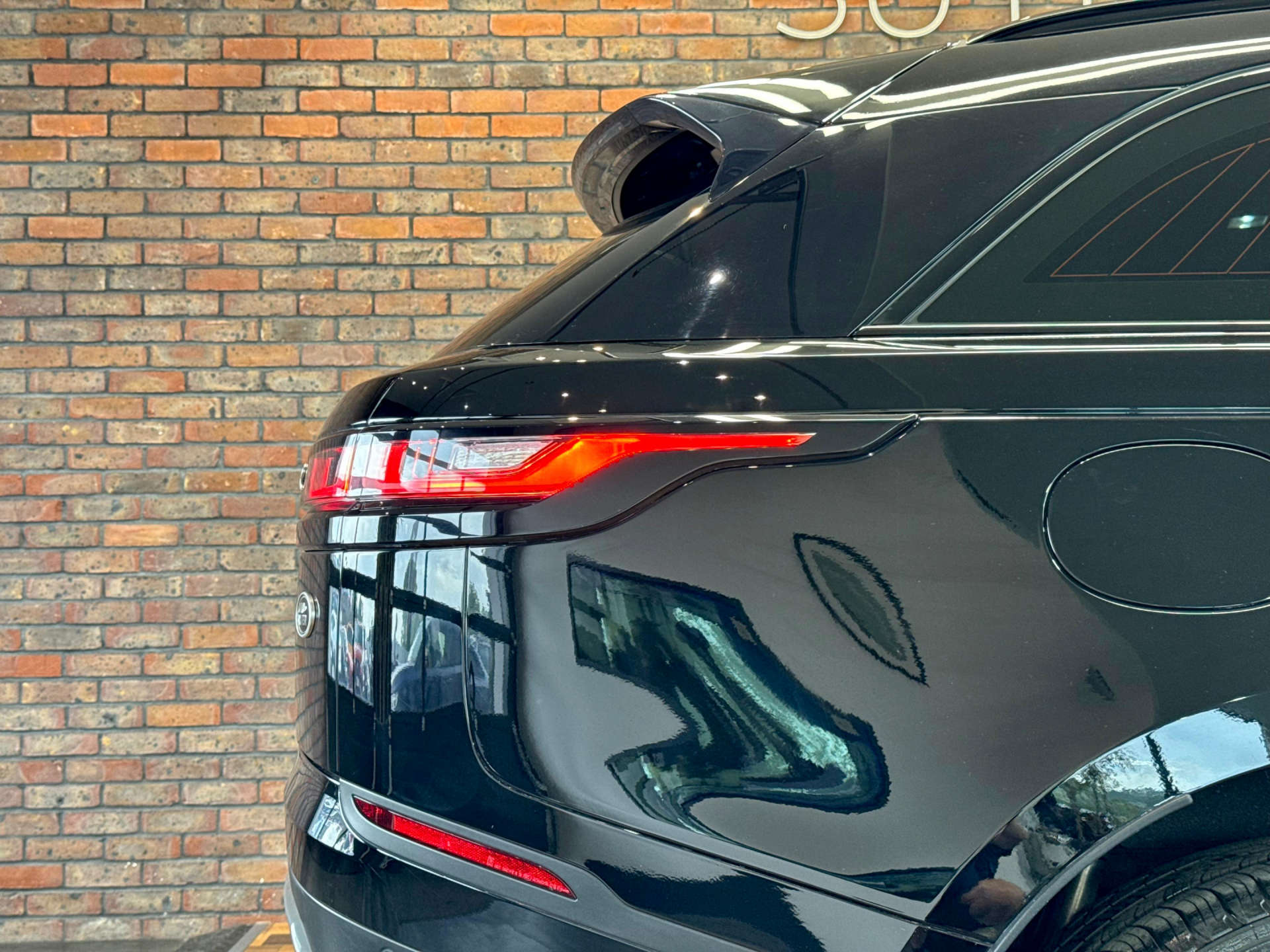 LAND ROVER RANGE ROVER VELAR 2.0 Range Rover Velar D180 Auto 4WD 5dr #16