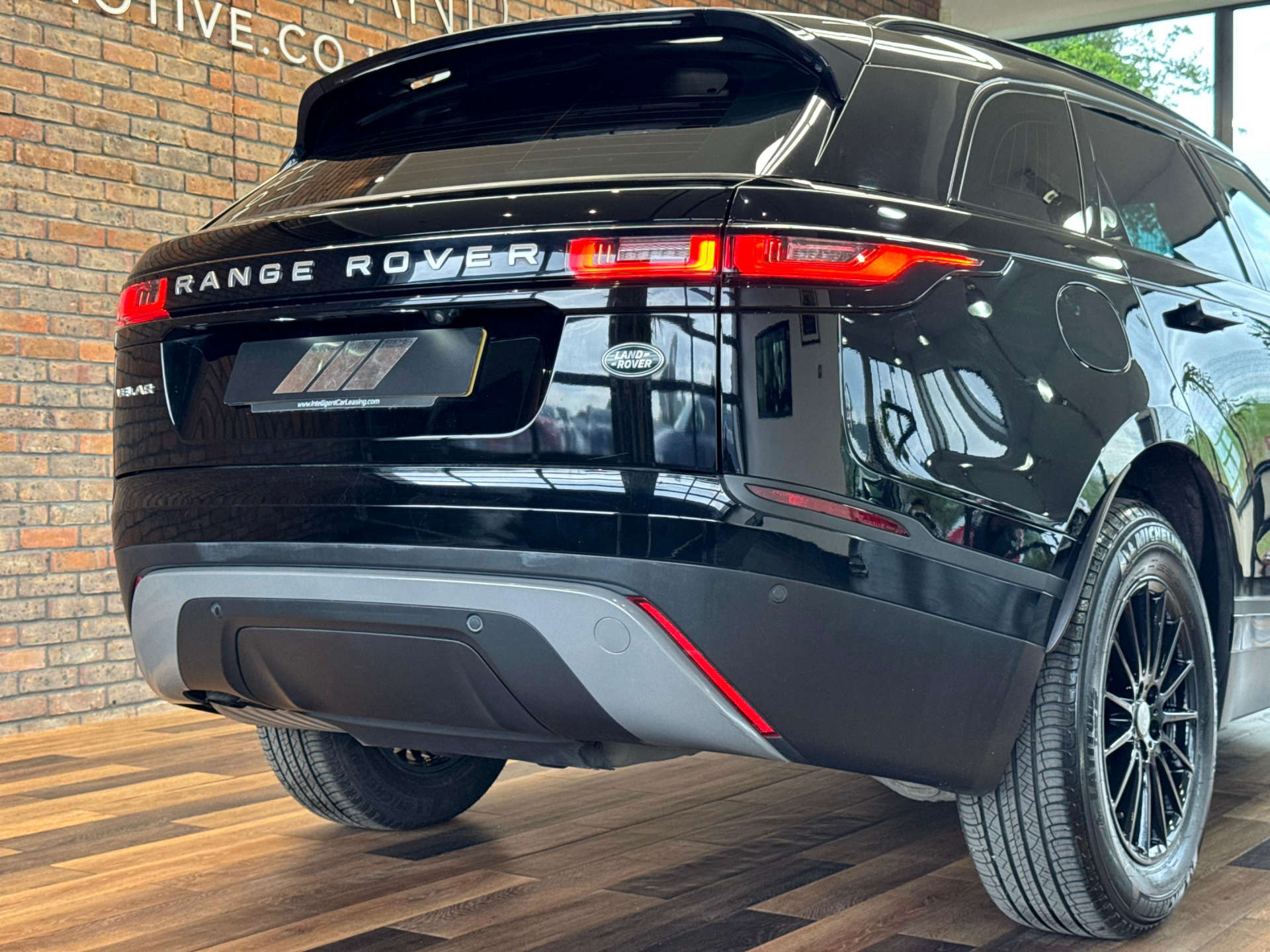 LAND ROVER RANGE ROVER VELAR 2.0 Range Rover Velar D180 Auto 4WD 5dr #17