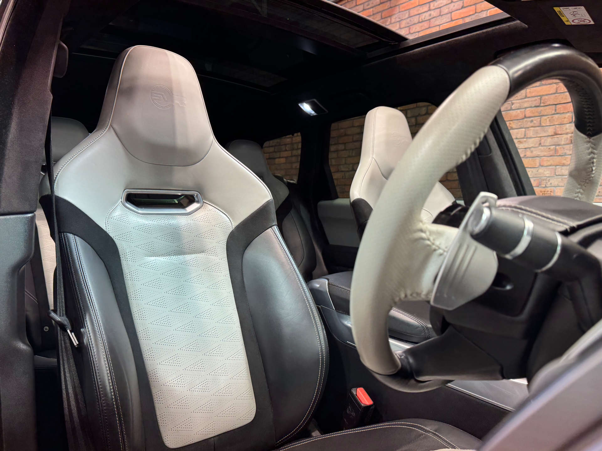 LAND ROVER RANGE ROVER SPORT 5.0 Range Rover Sport SVR S/C Auto 4WD 5dr #27