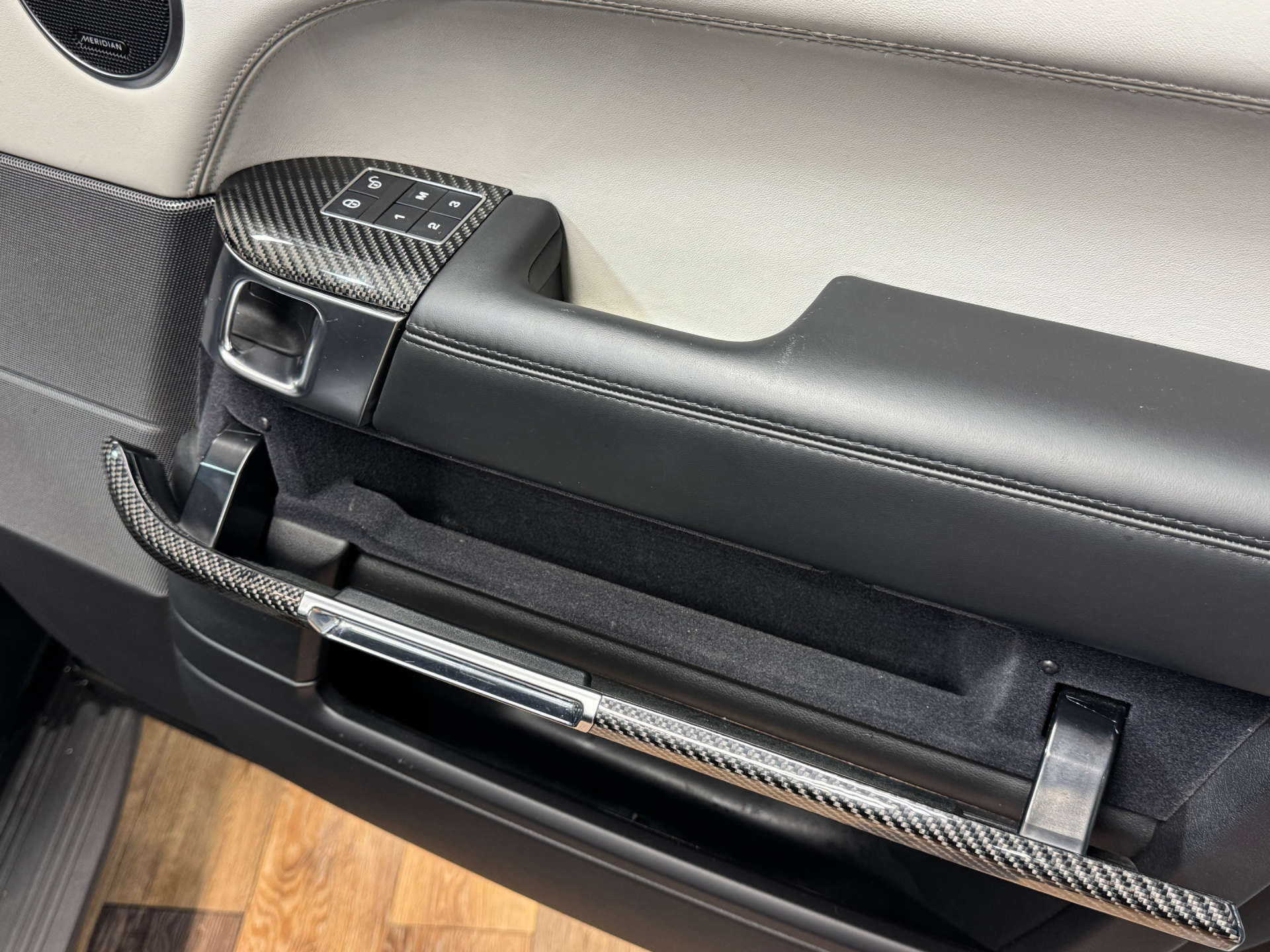 LAND ROVER RANGE ROVER SPORT 5.0 Range Rover Sport SVR S/C Auto 4WD 5dr #30