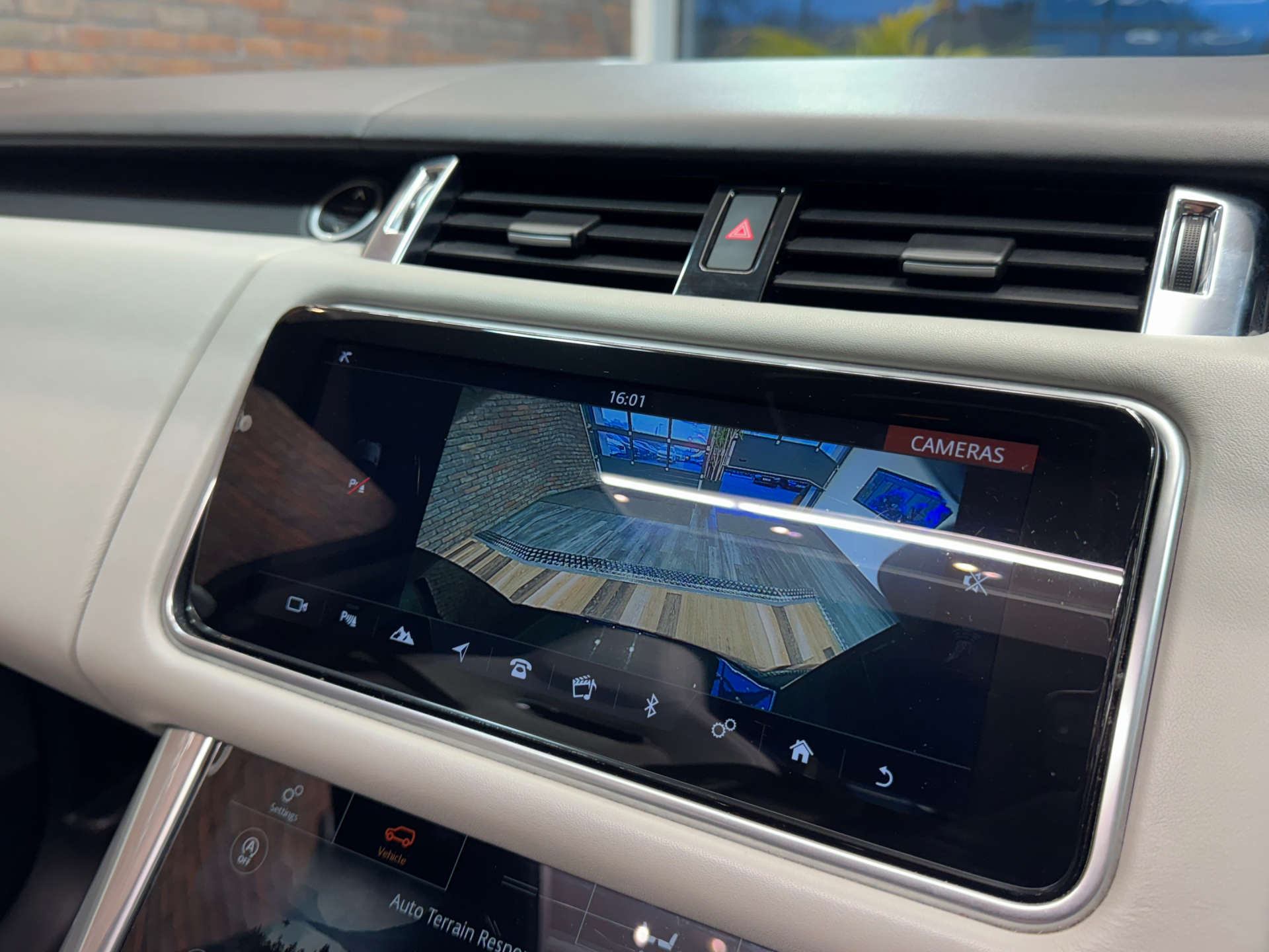 LAND ROVER RANGE ROVER SPORT 5.0 Range Rover Sport SVR S/C Auto 4WD 5dr #34