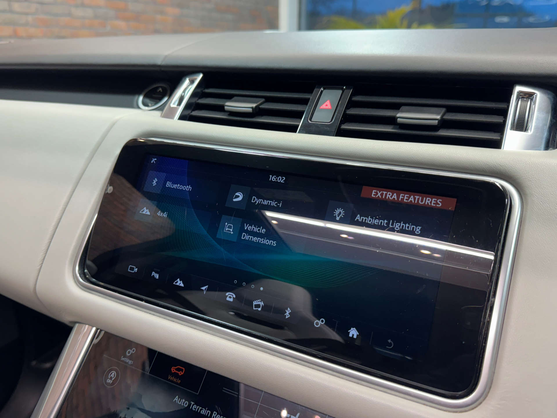 LAND ROVER RANGE ROVER SPORT 5.0 Range Rover Sport SVR S/C Auto 4WD 5dr #36