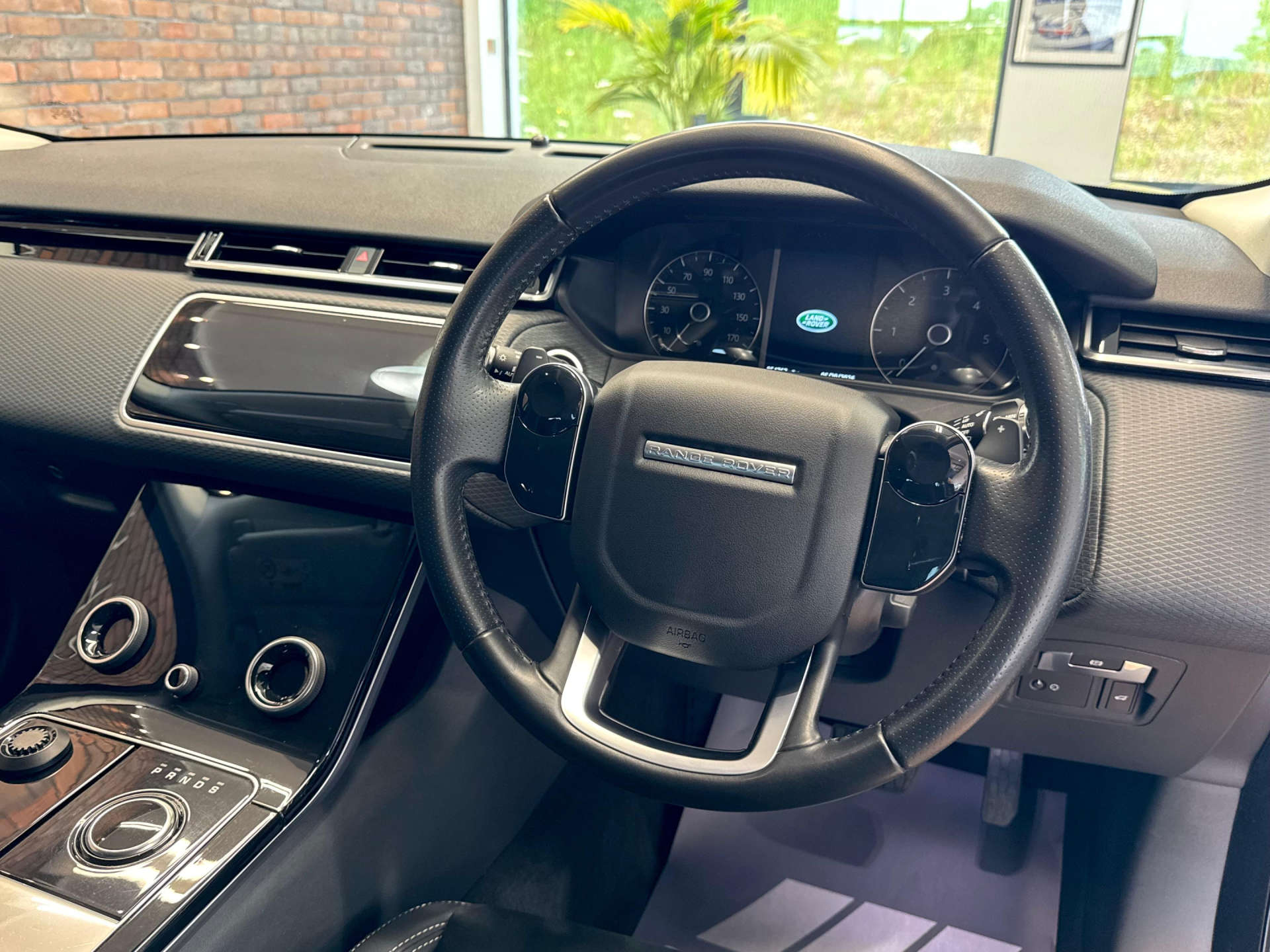 LAND ROVER RANGE ROVER VELAR 2.0 Range Rover Velar D180 Auto 4WD 5dr #46