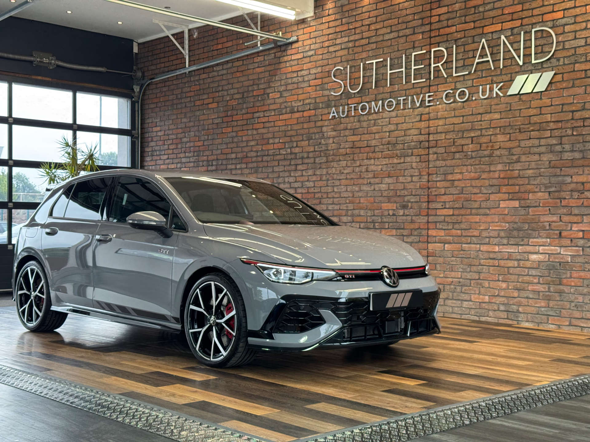 VOLKSWAGEN GOLF 2.0 Golf GTi Clubsport TSi Semi-Auto 5dr #4