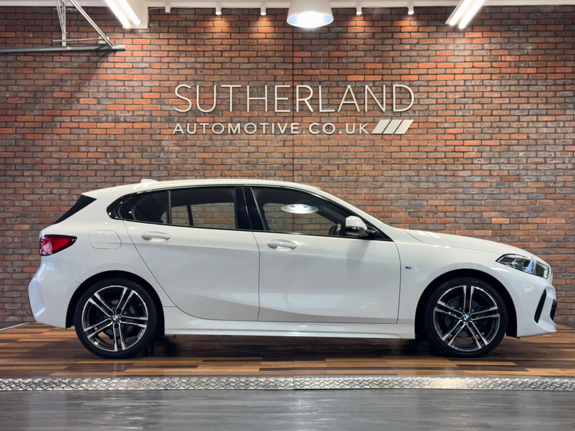 BMW 1 SERIES 1.5 118I M Sport Auto 5dr #2