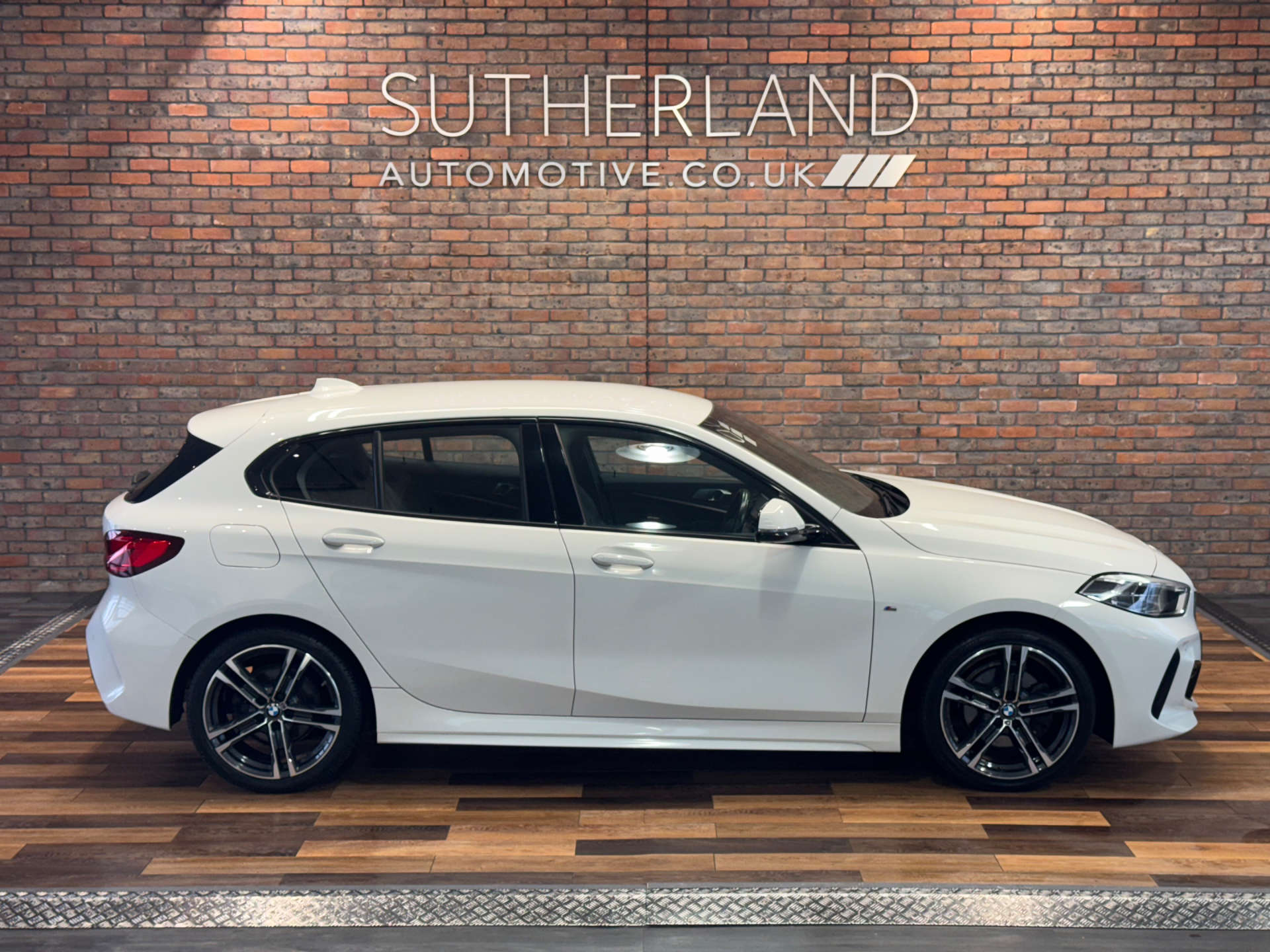 BMW 1 SERIES 1.5 118I M Sport Auto 5dr #3