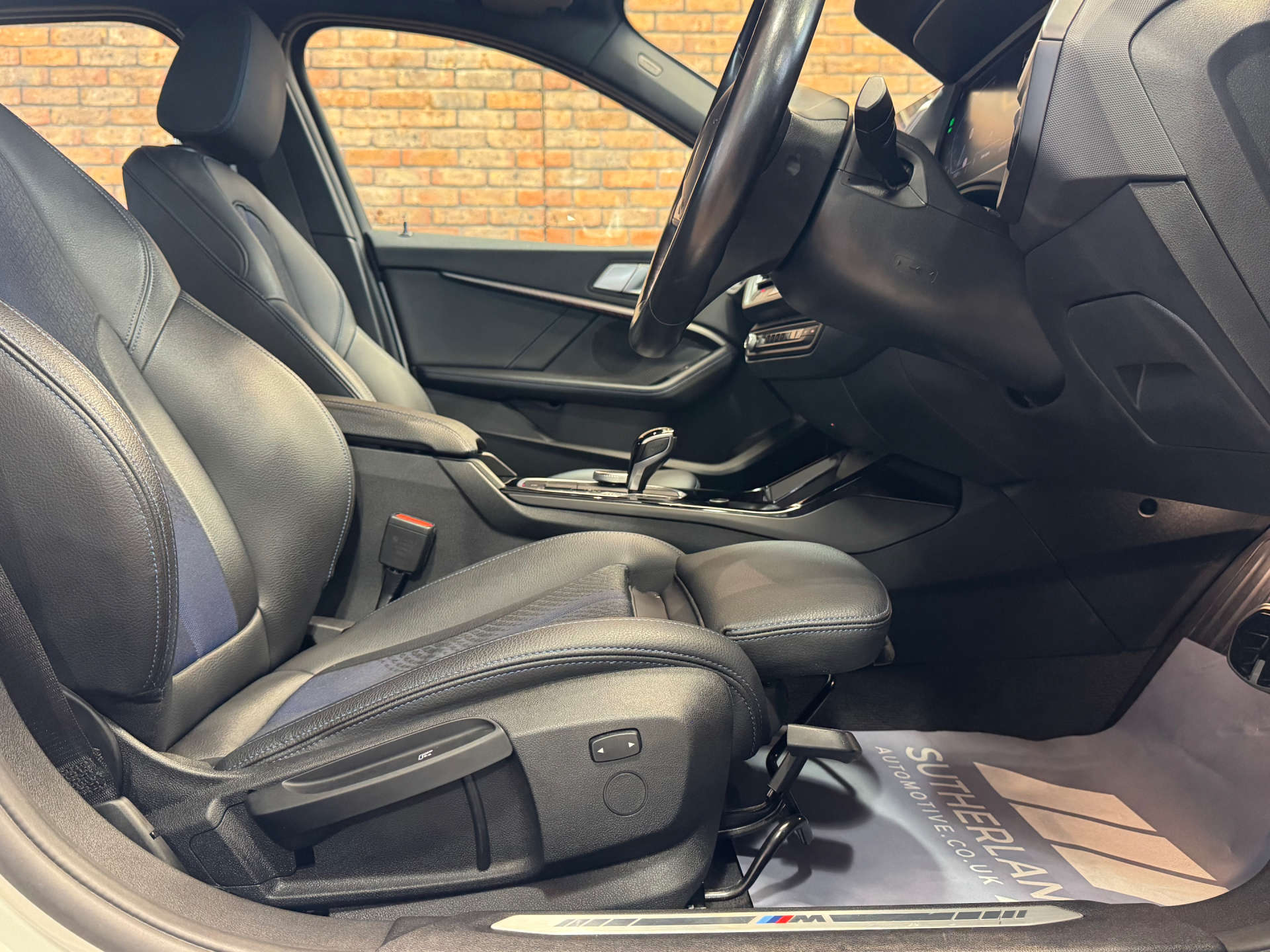 BMW 1 SERIES 1.5 118I M Sport Auto 5dr #24