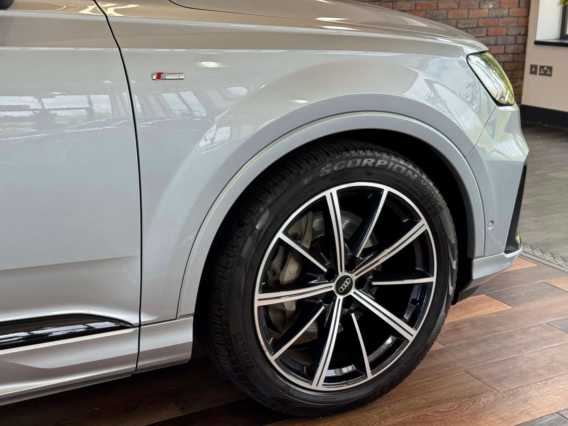 AUDI Q7 3.0 Q7 Black Edition 50 TDI MHEV Quattro Auto 4WD 5dr #11